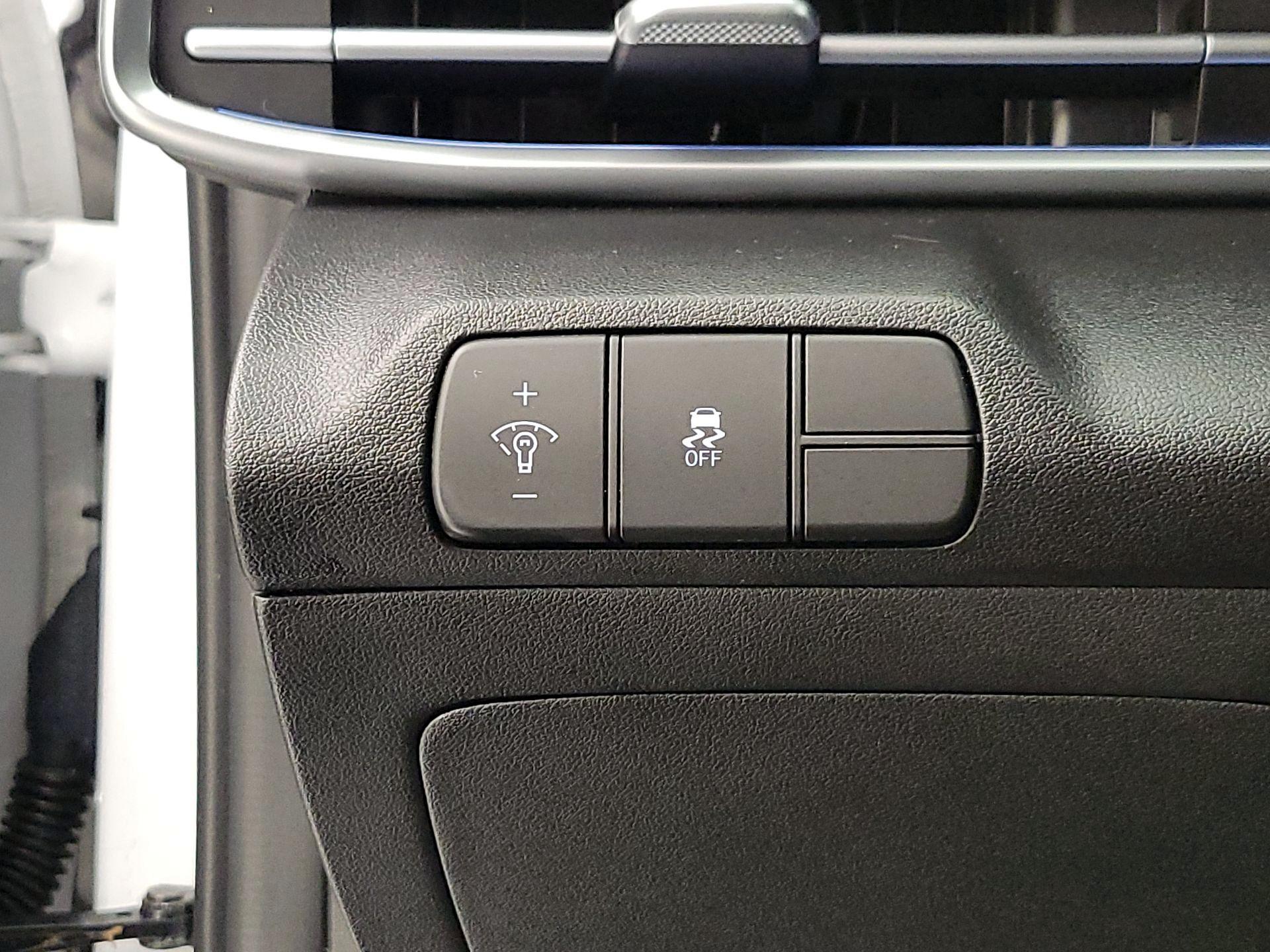 Thumbnail: 2025 Hyundai Elantra - 13