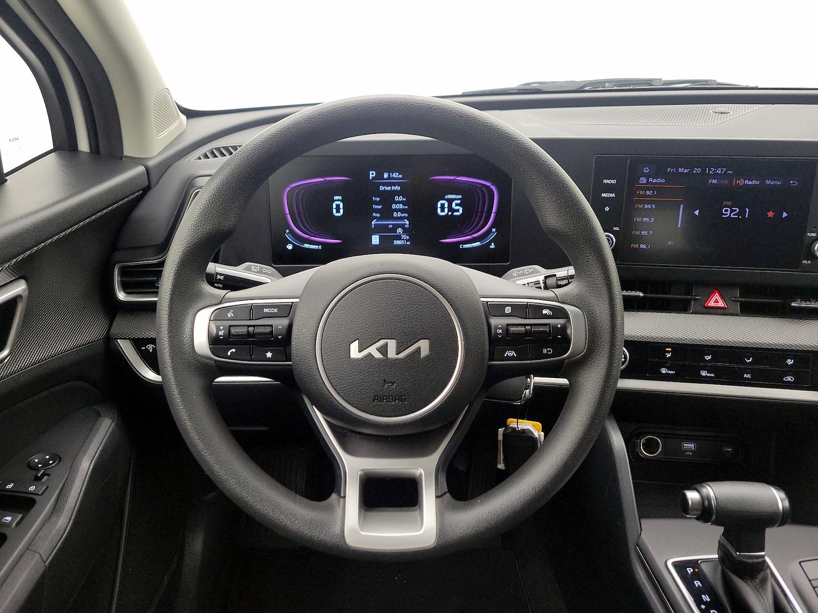 2024 Kia Sportage LX - Photo 11