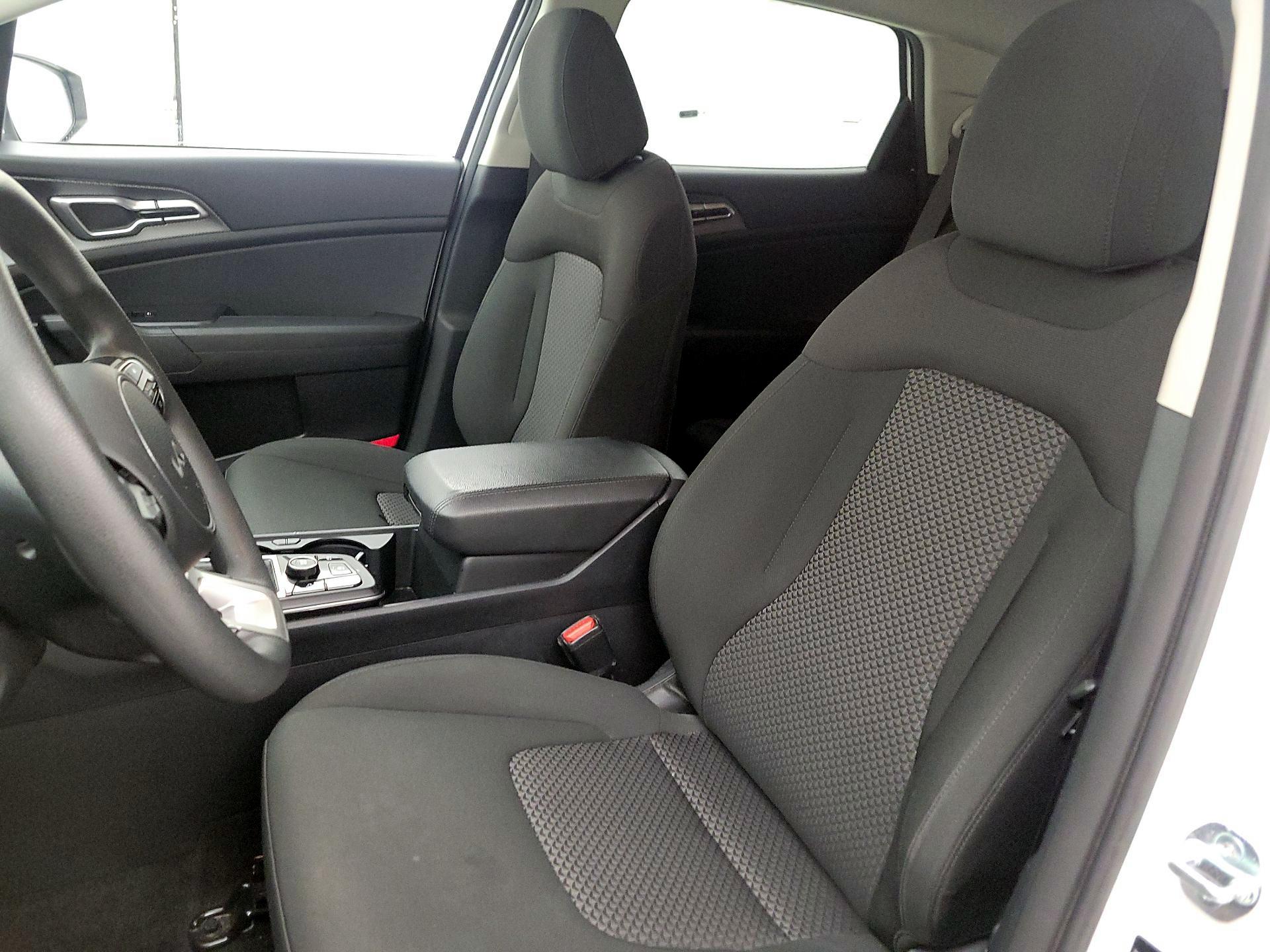 Thumbnail: 2024 Kia Sportage - 11