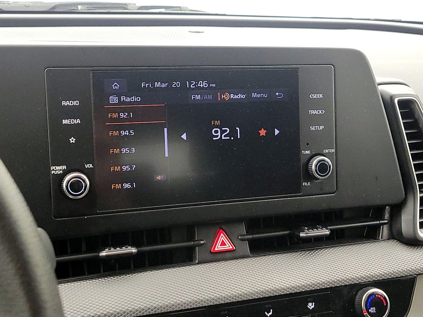 2024 Kia Sportage LX - Photo 16