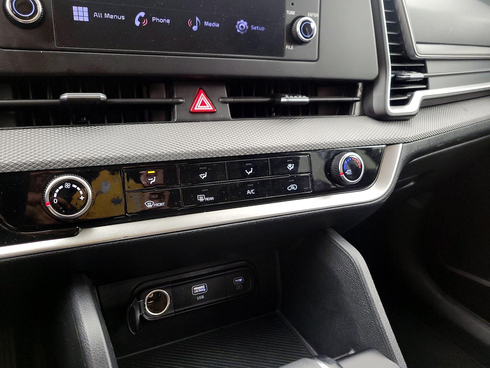 2024 Kia Sportage LX - Photo 17