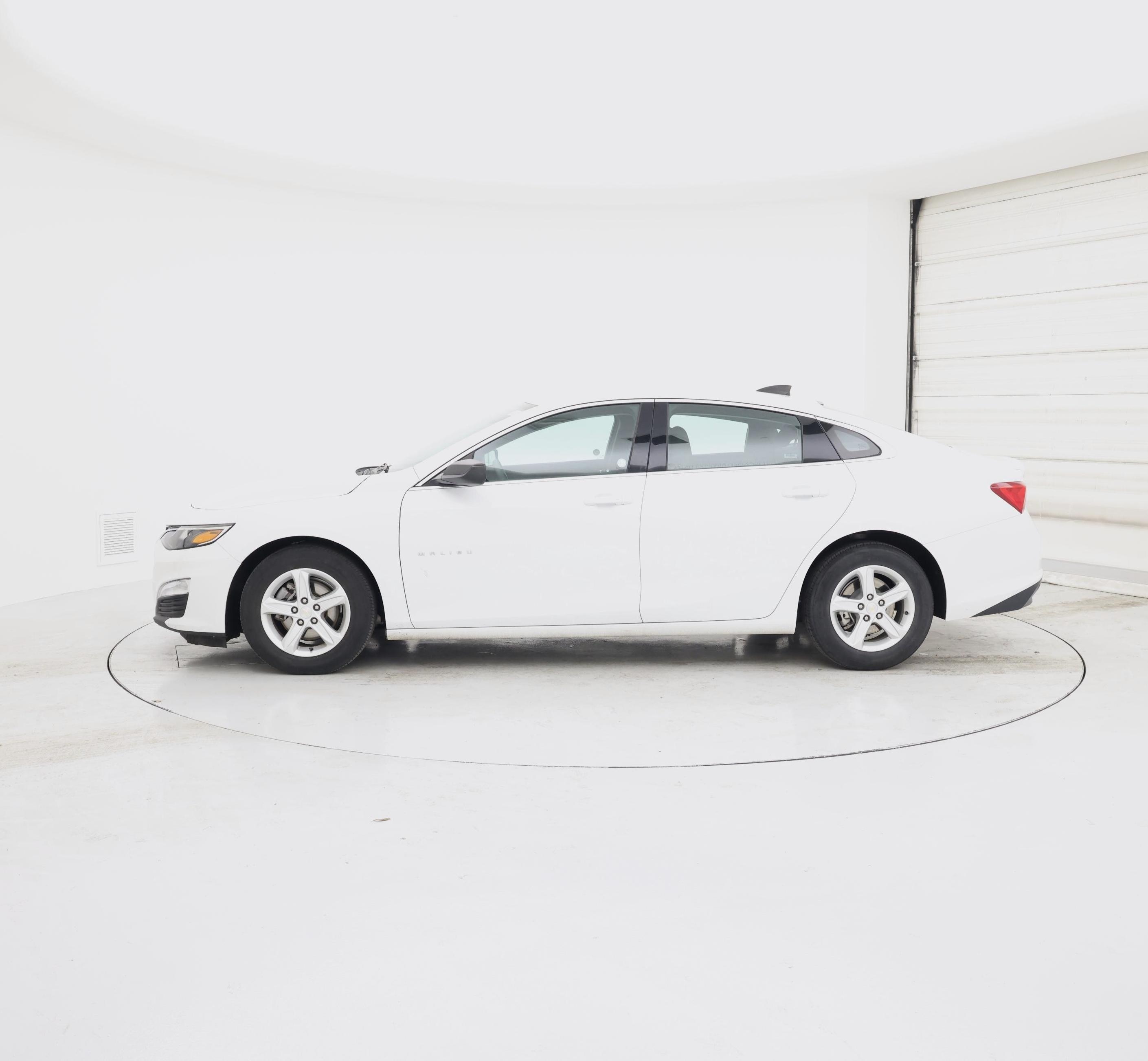 Thumbnail: 2023 Chevrolet Malibu - 3