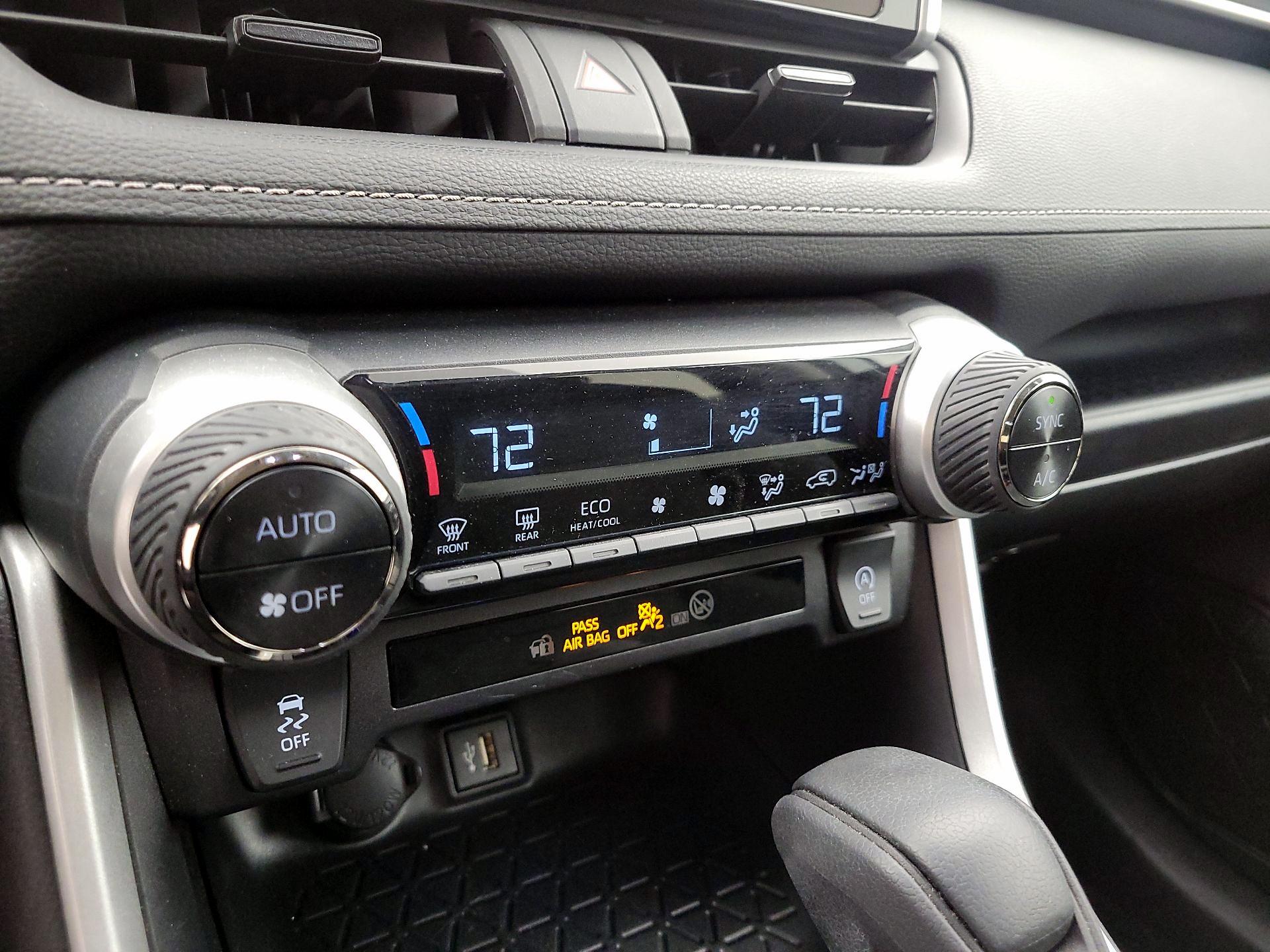 Thumbnail: 2024 Toyota RAV4 - 16