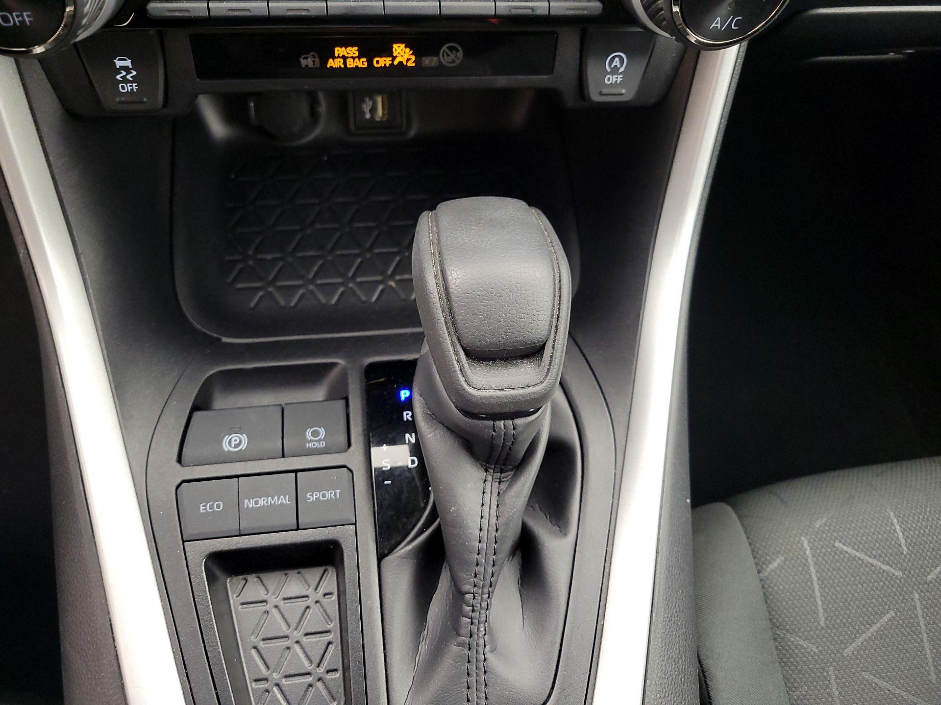 Thumbnail: 2024 Toyota RAV4 - 17