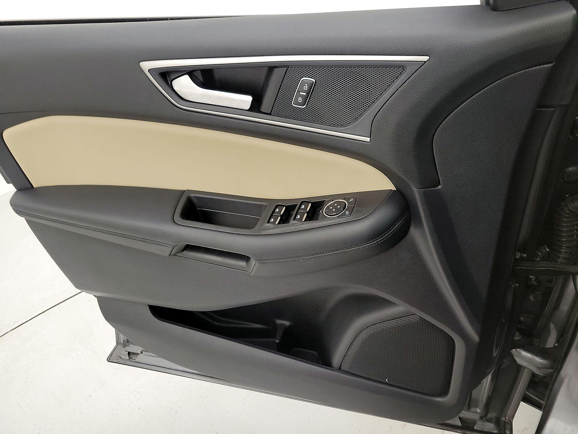 Thumbnail: 2022 Ford Edge - 12