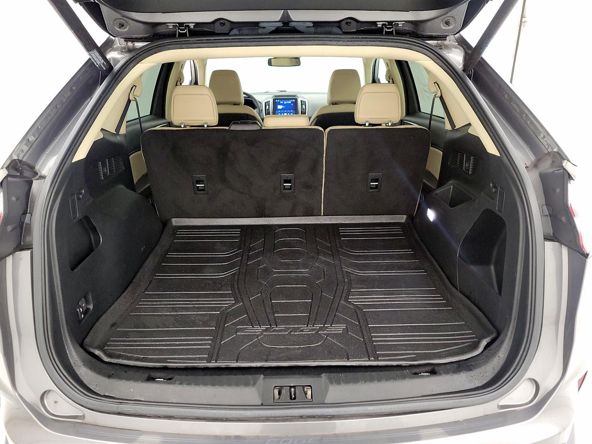 Thumbnail: 2022 Ford Edge - 16