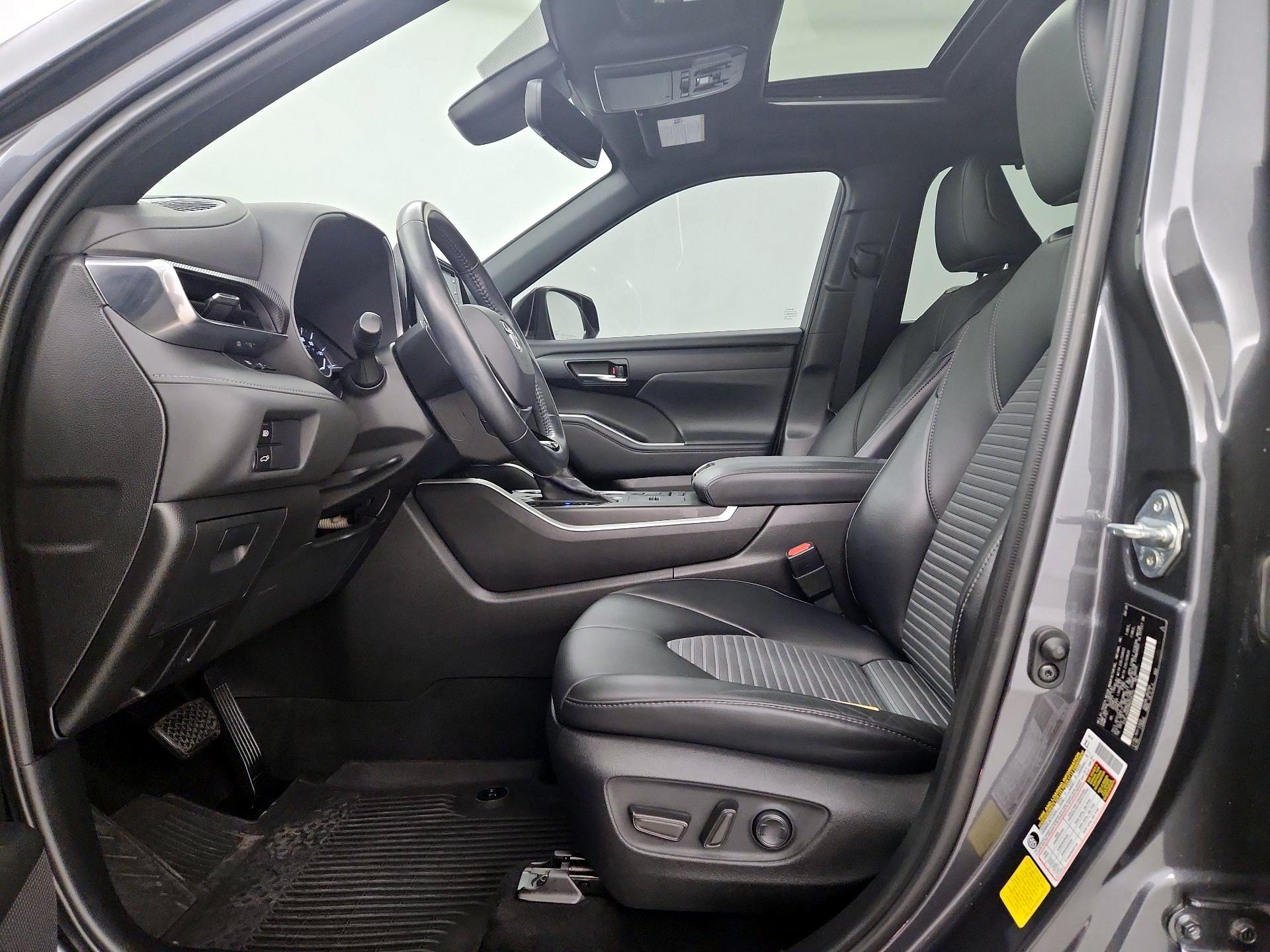 Thumbnail: 2021 Toyota Highlander - 11