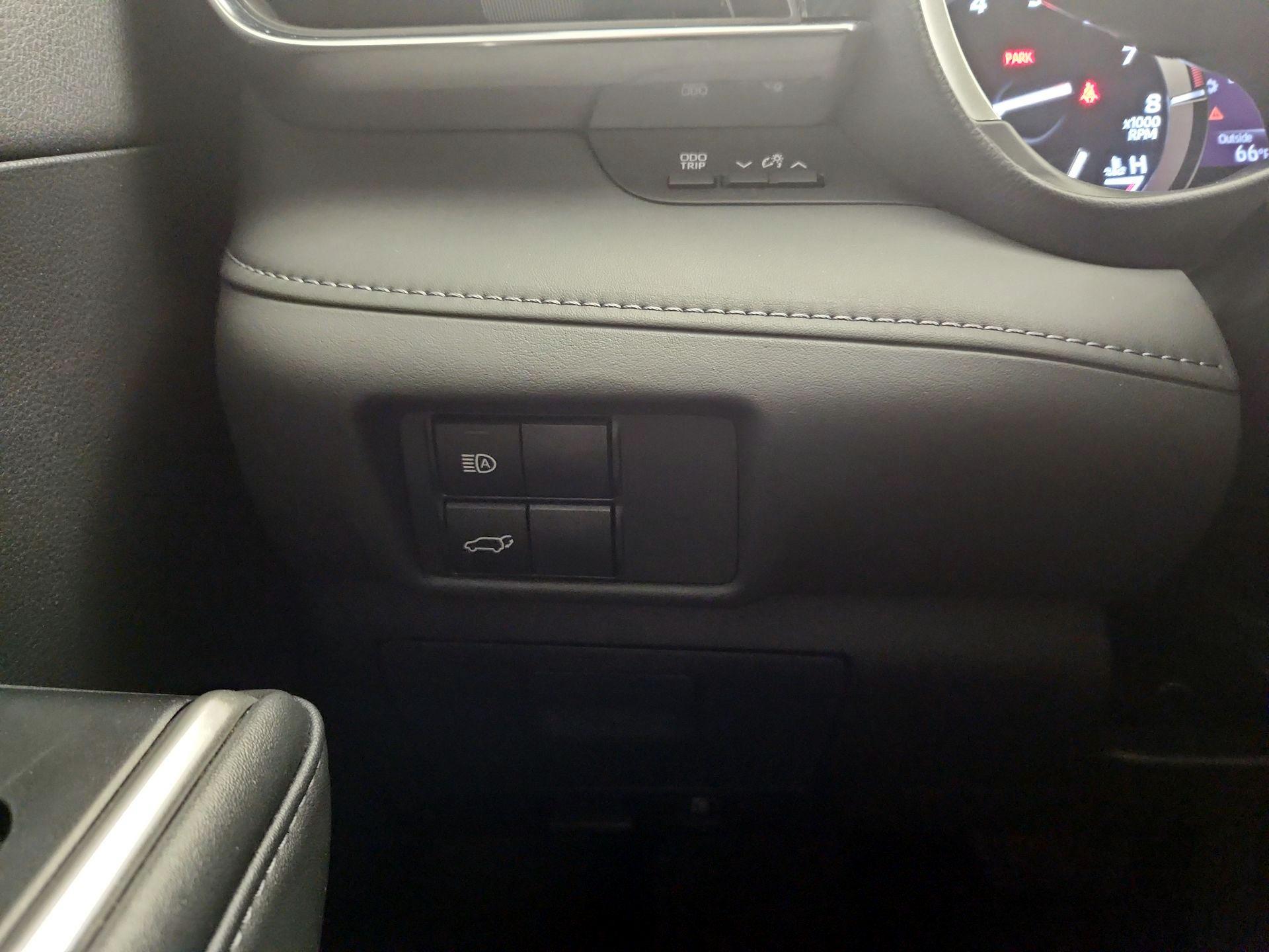 Thumbnail: 2021 Toyota Highlander - 13