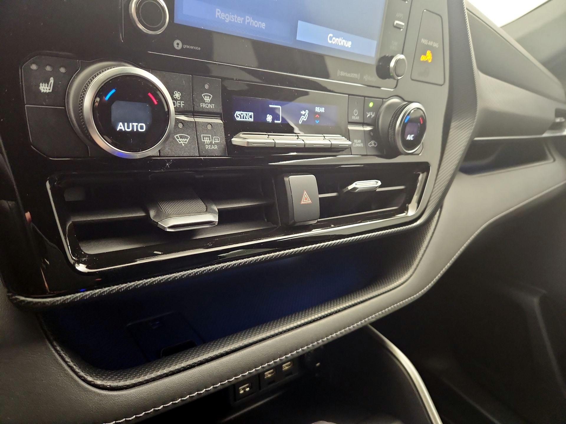 Thumbnail: 2021 Toyota Highlander - 16