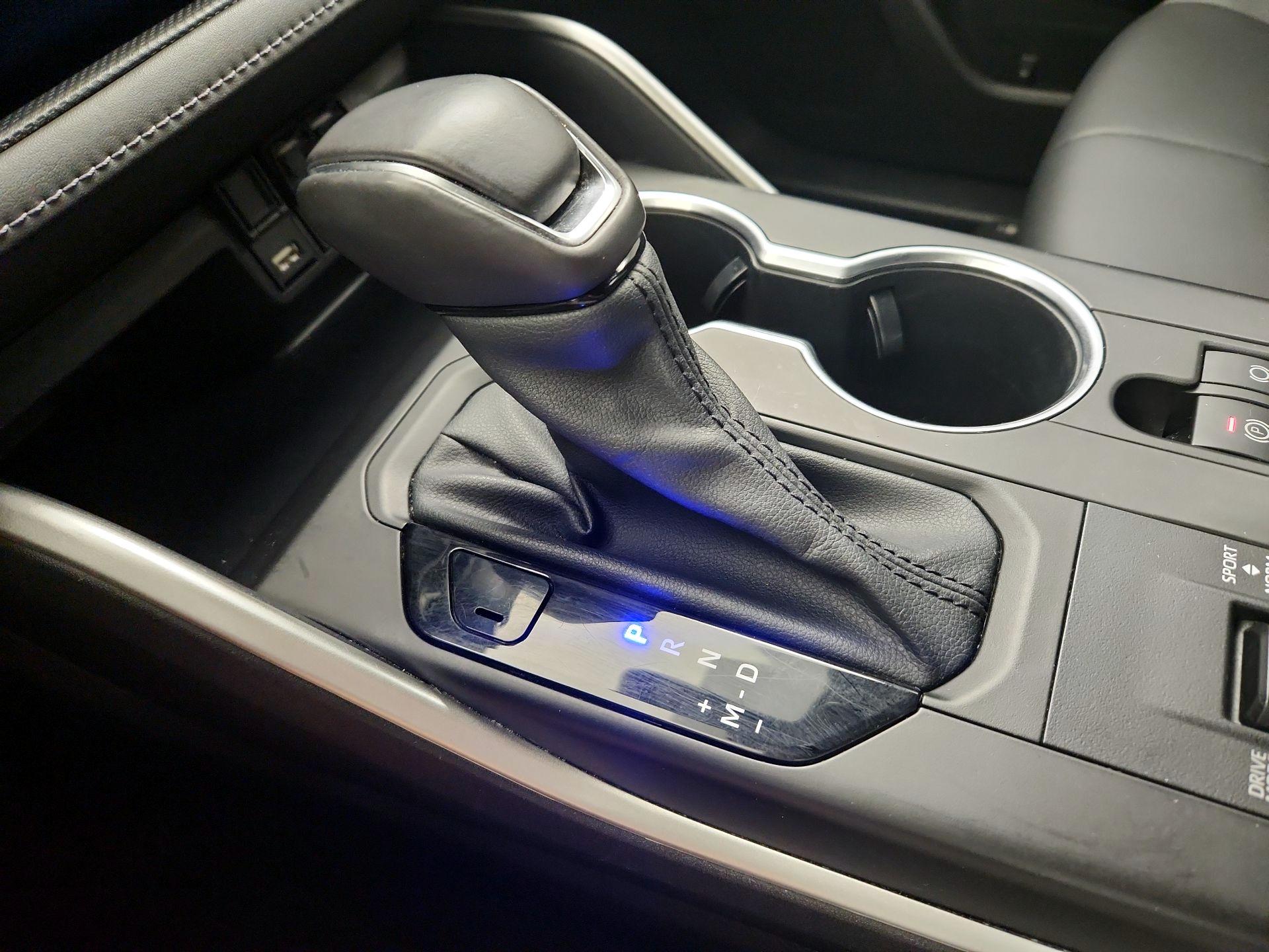 Thumbnail: 2021 Toyota Highlander - 17