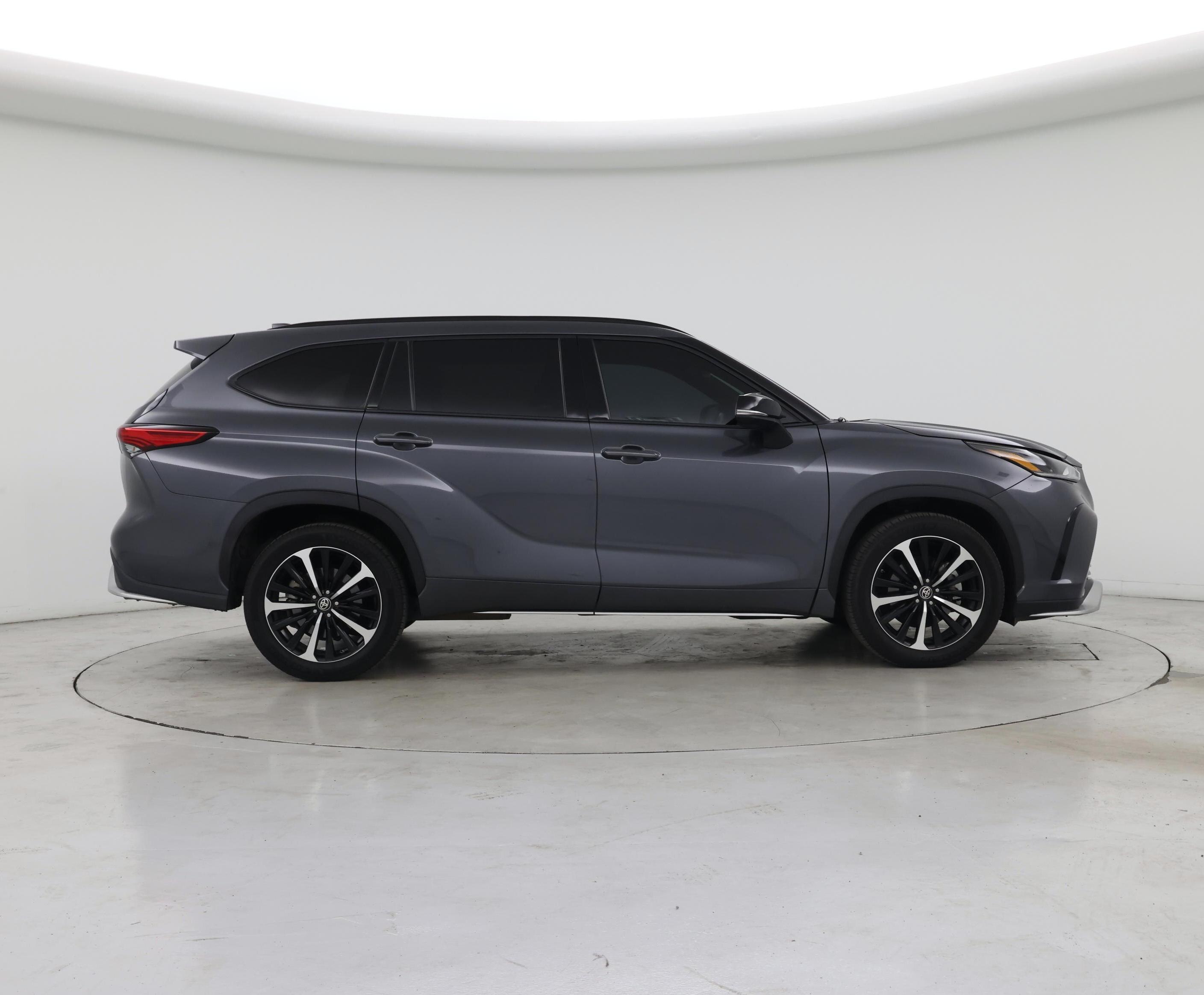 Thumbnail: 2021 Toyota Highlander - 7