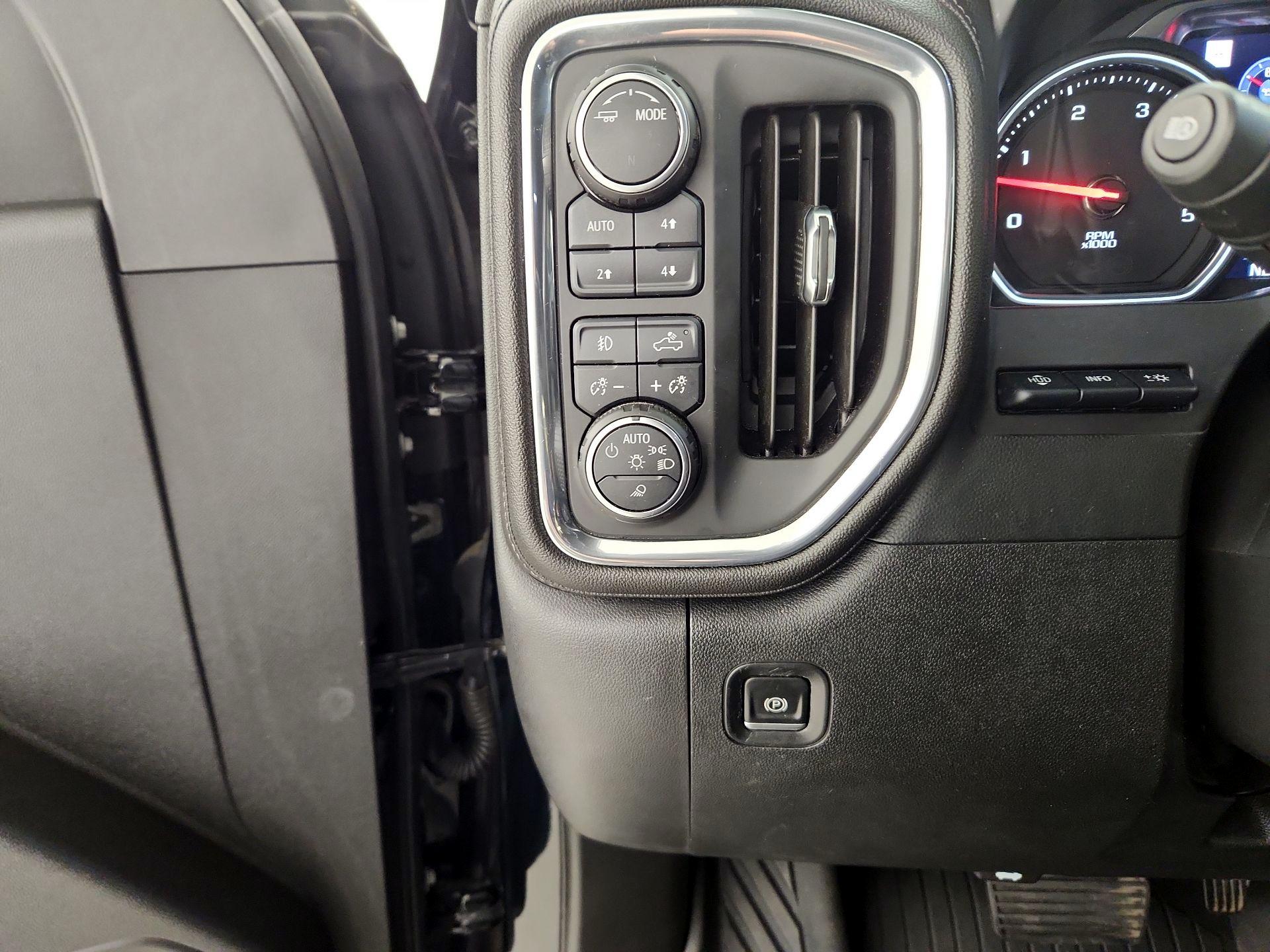 Thumbnail: 2020 Chevrolet Silverado 2500 - 13