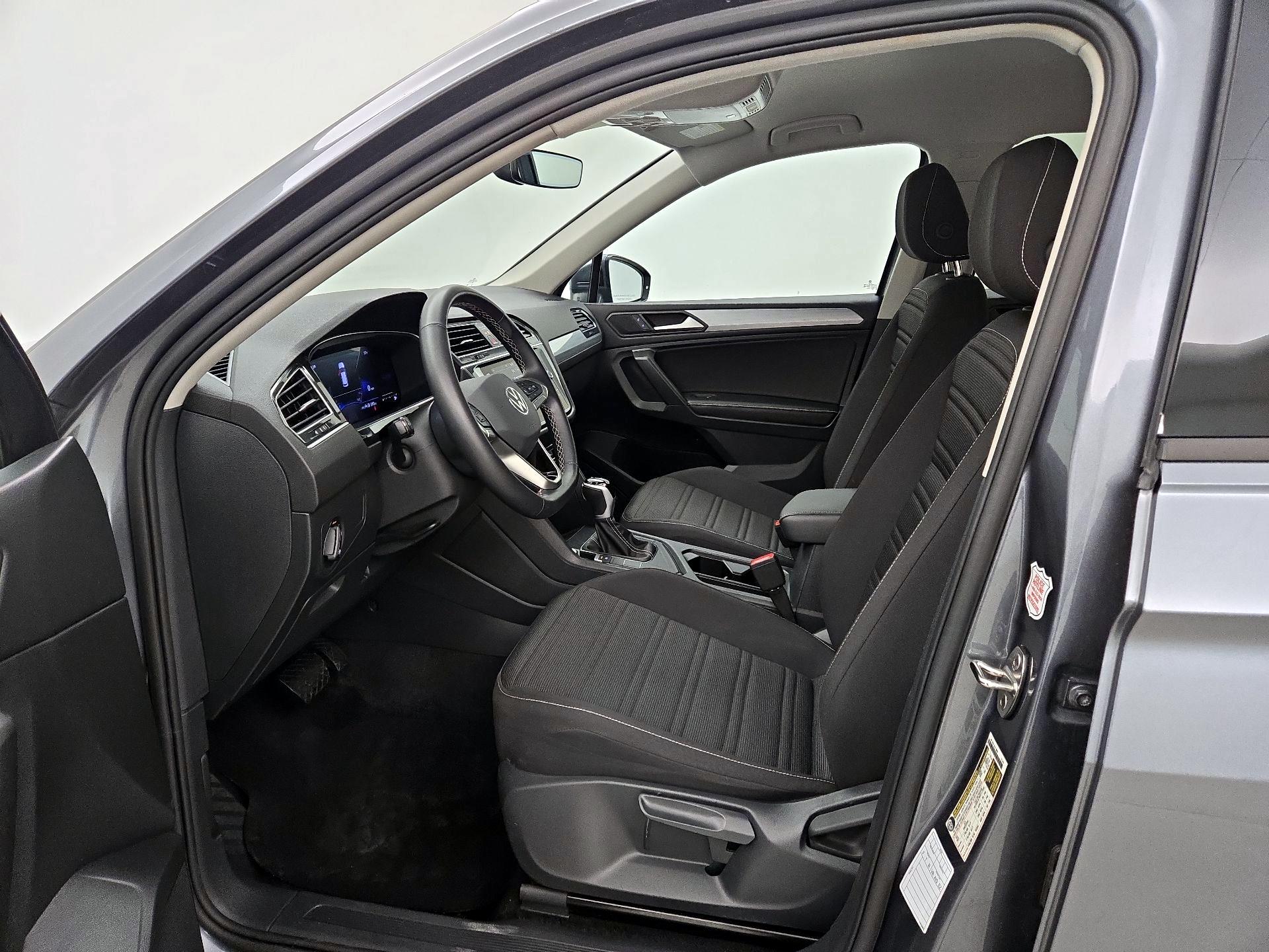 Thumbnail: 2024 Volkswagen Tiguan - 11