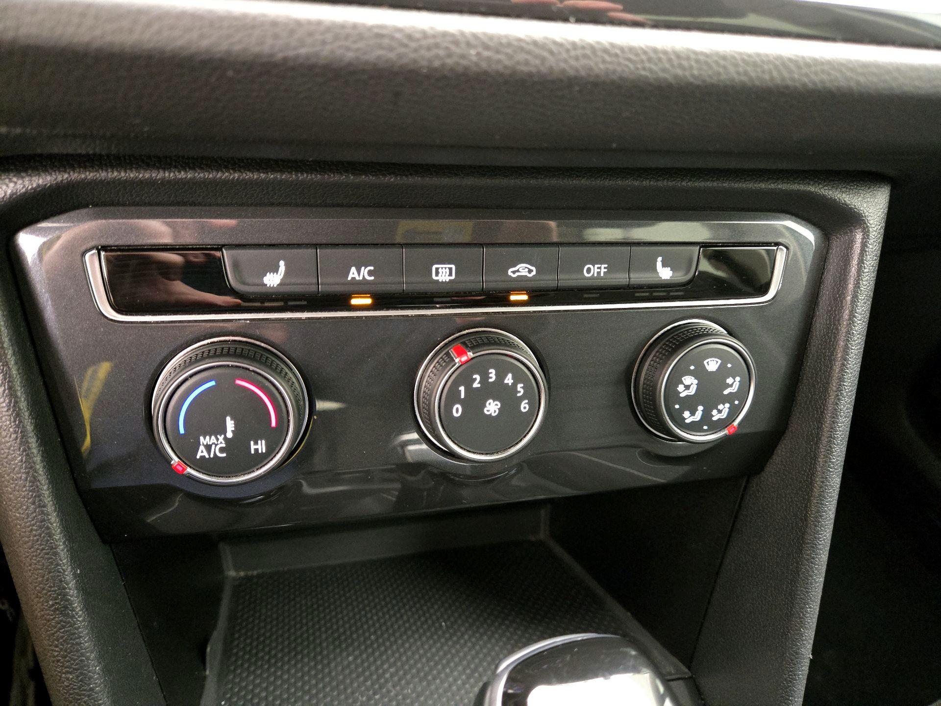 Thumbnail: 2024 Volkswagen Tiguan - 16