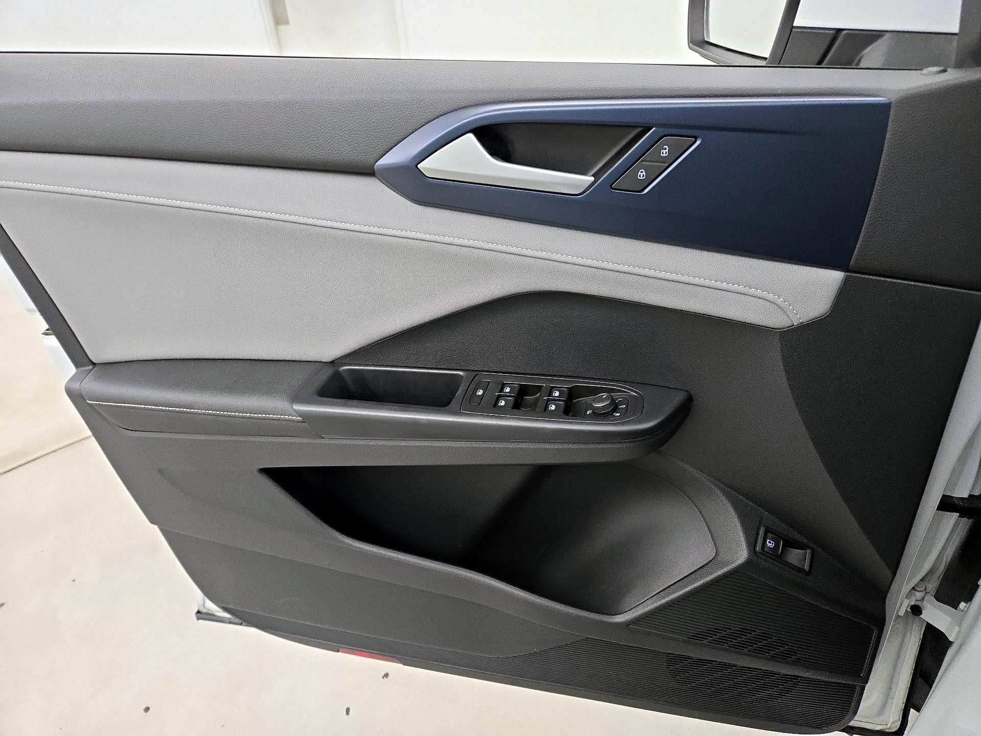 Thumbnail: 2024 Volkswagen Taos - 12