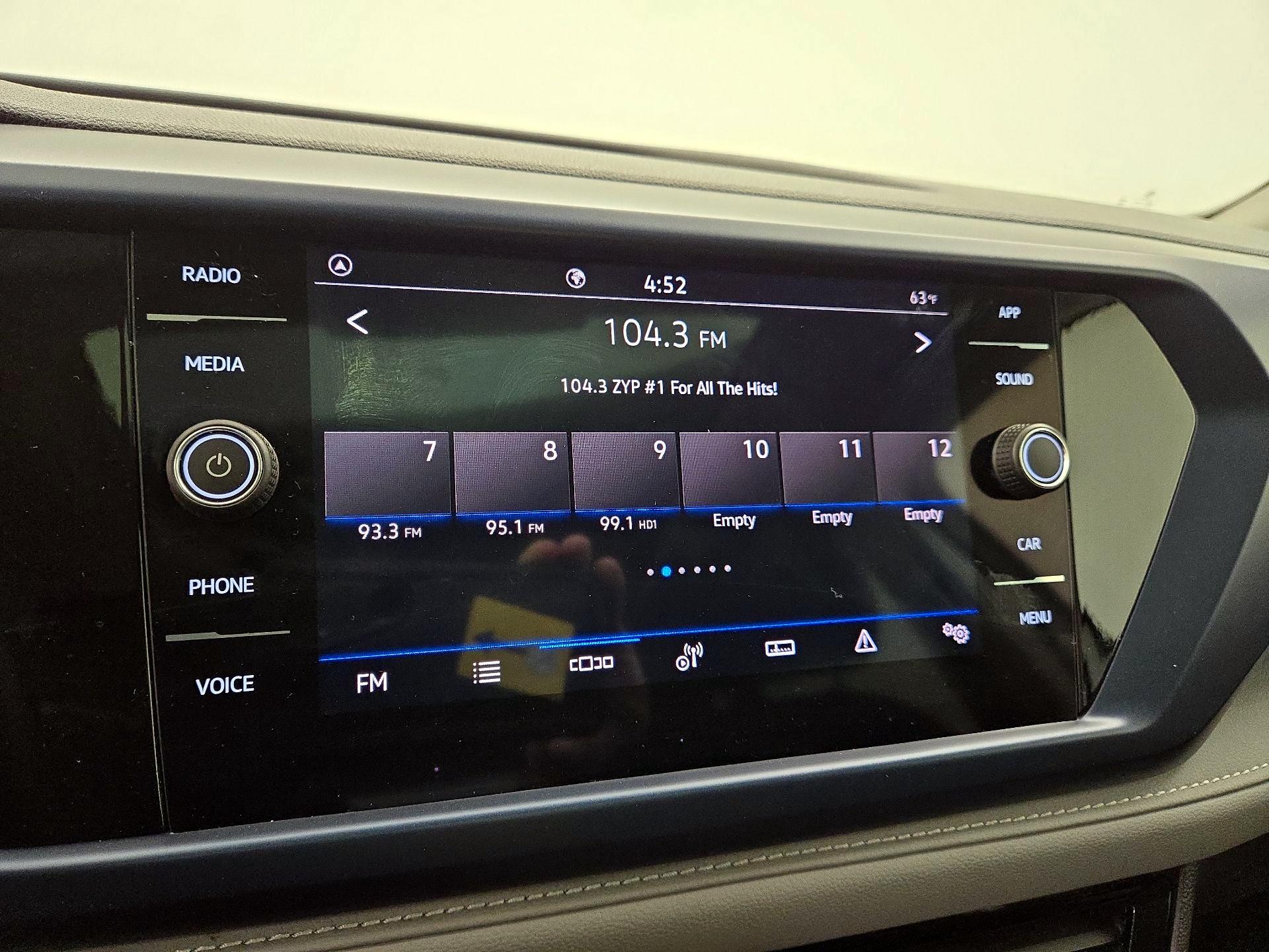 Thumbnail: 2024 Volkswagen Taos - 15