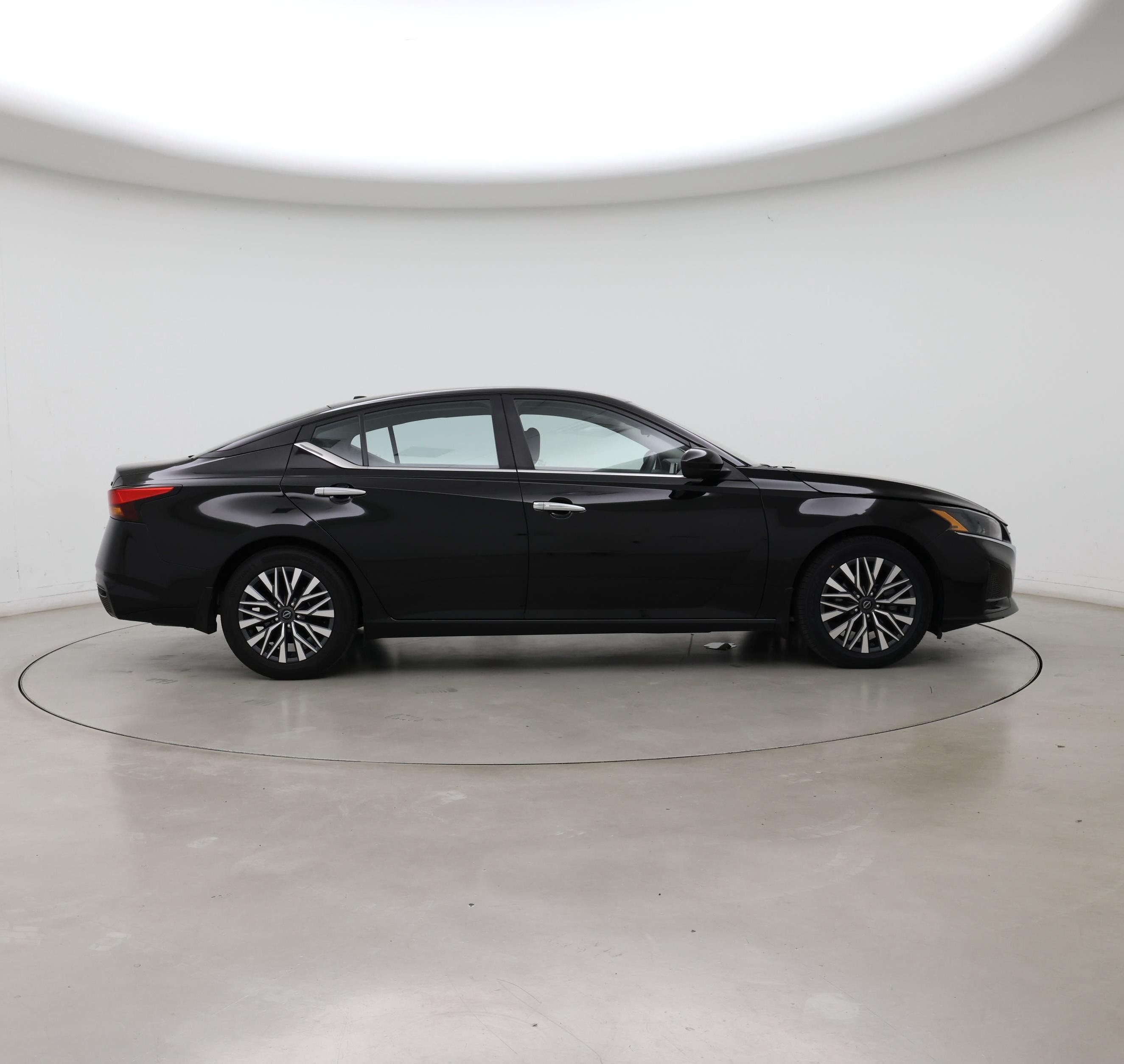 Thumbnail: 2023 Nissan Altima - 7