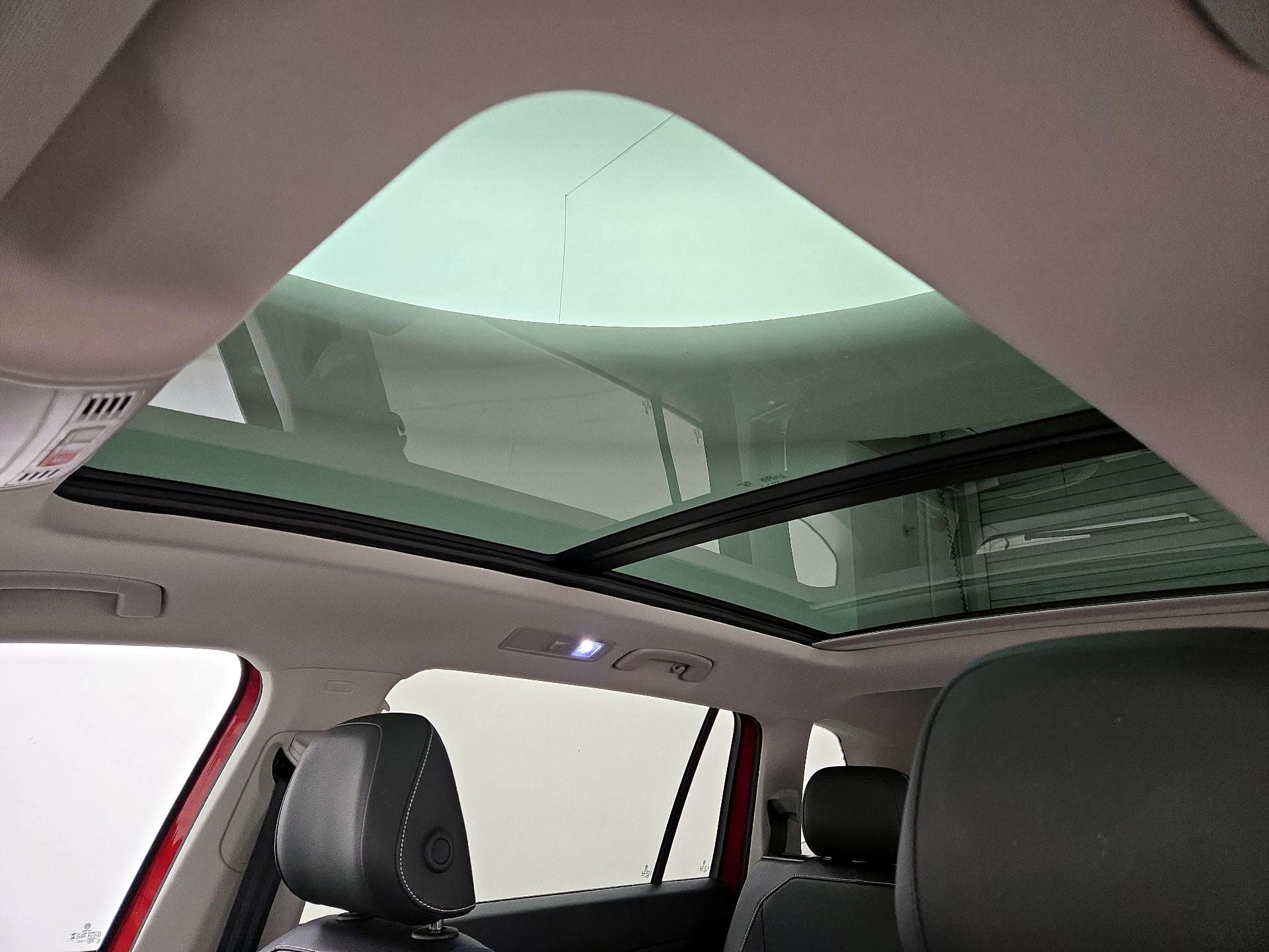 Thumbnail: 2024 Volkswagen Tiguan - 19