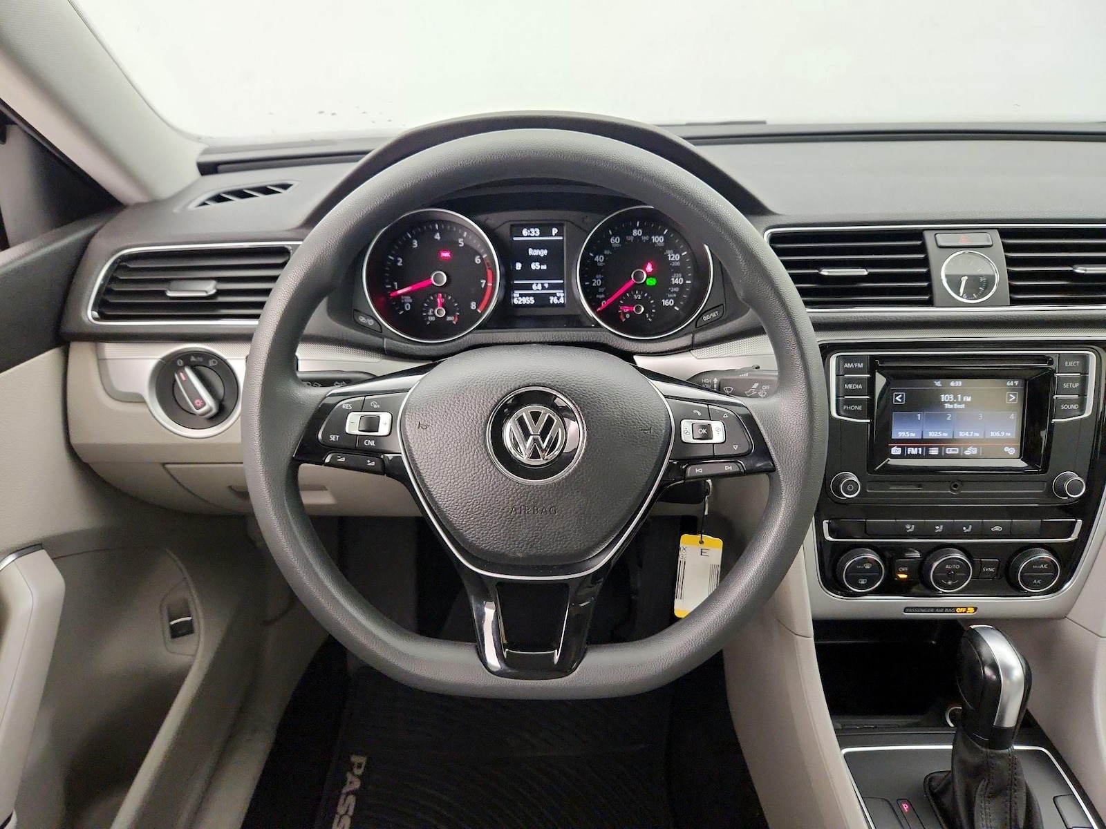 2016 Volkswagen Passat S - Photo 11