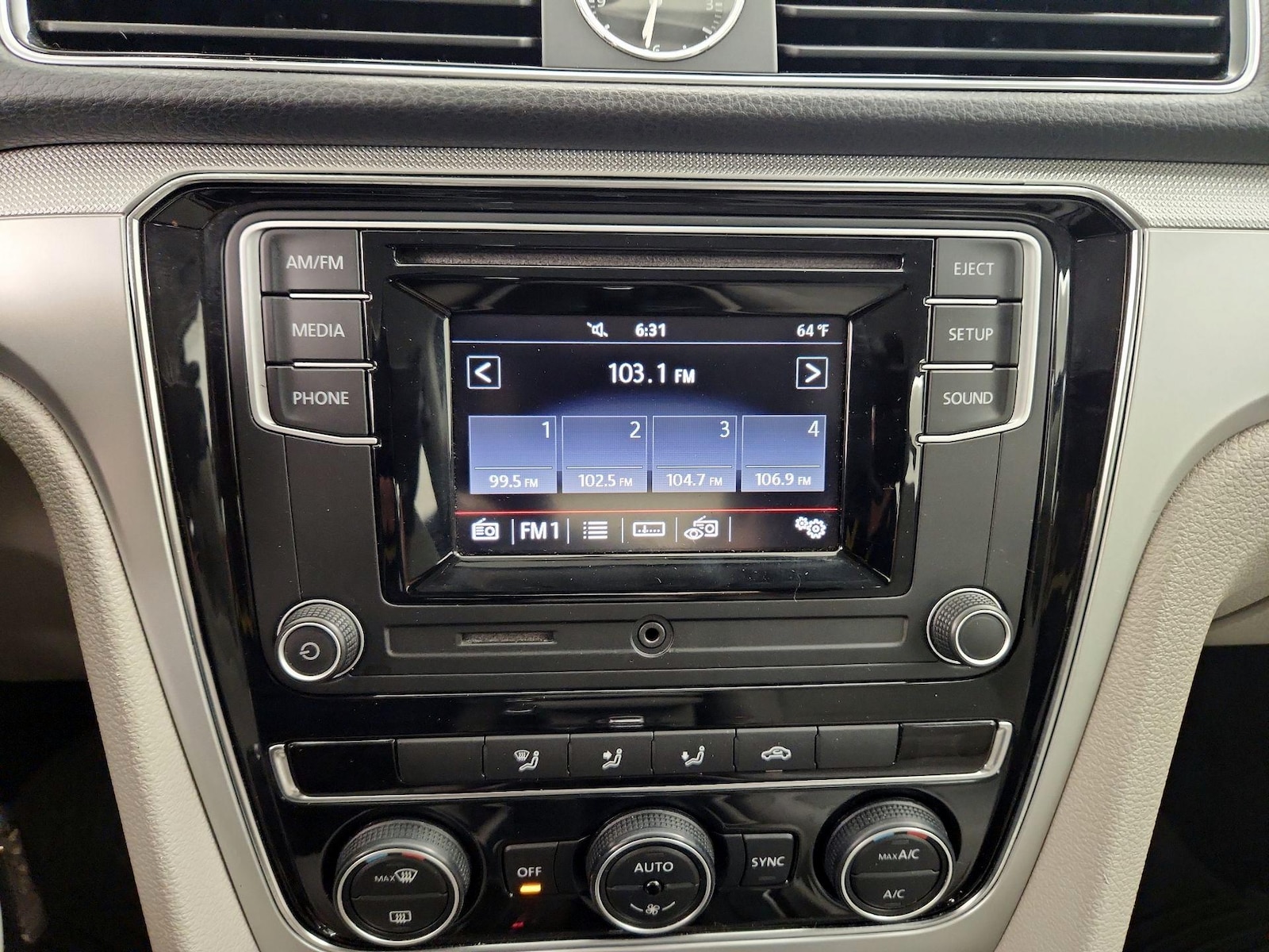 2016 Volkswagen Passat S - Photo 16