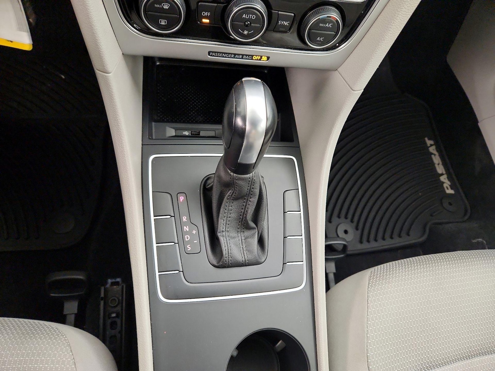 2016 Volkswagen Passat S - Photo 18