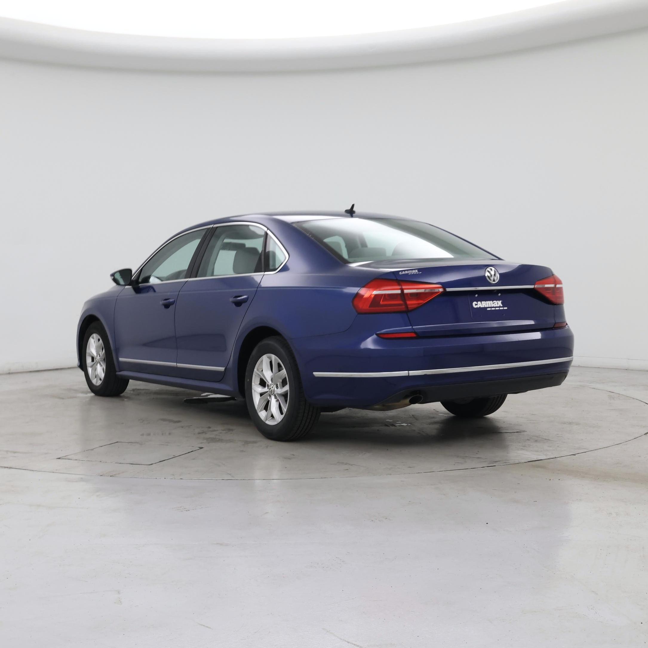 Thumbnail: 2016 Volkswagen Passat - 2
