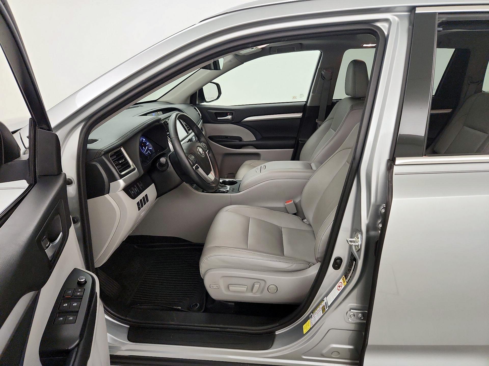 Thumbnail: 2017 Toyota Highlander - 11