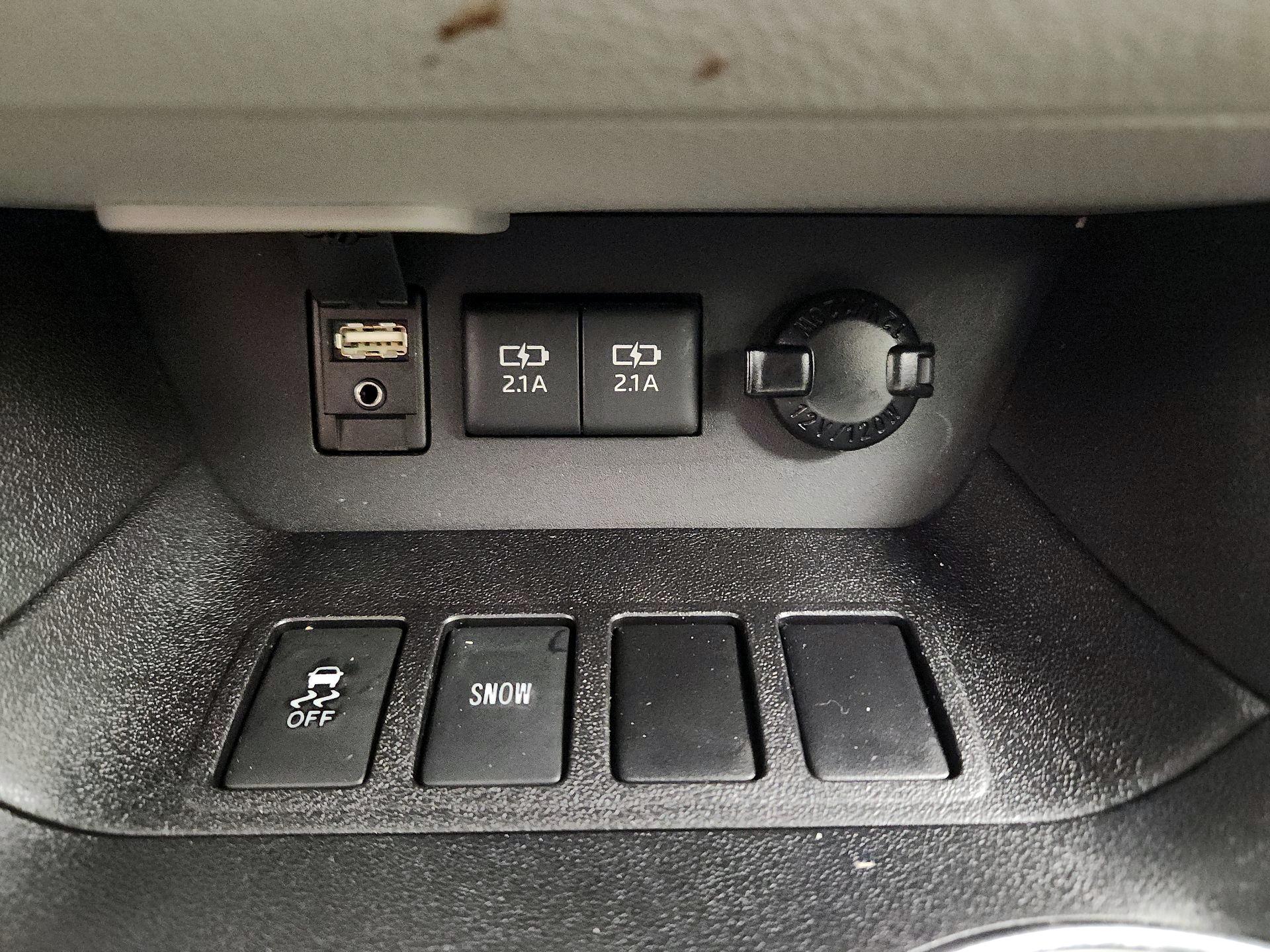 Thumbnail: 2017 Toyota Highlander - 19