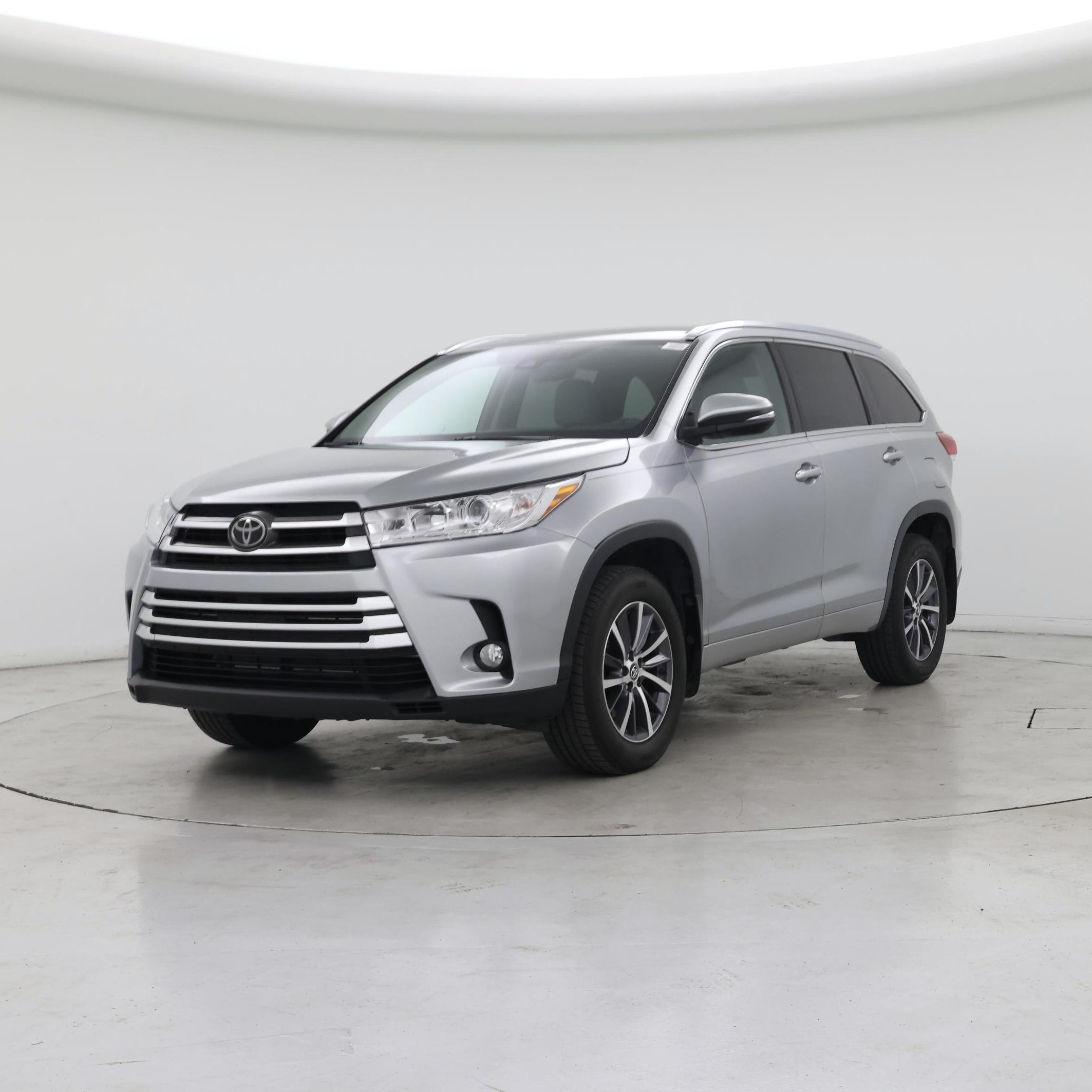 Thumbnail: 2017 Toyota Highlander - 4