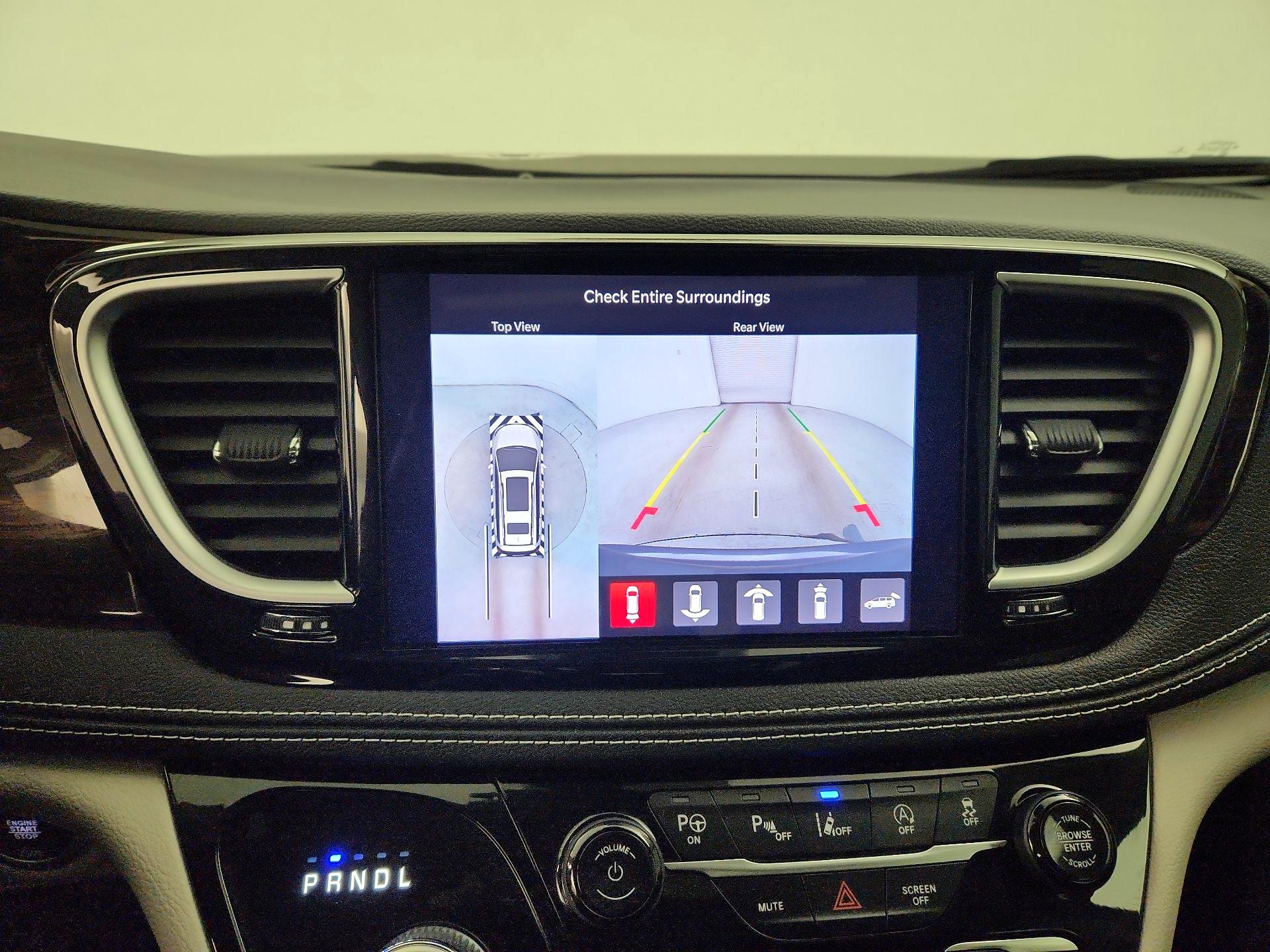 Thumbnail: 2022 Chrysler Pacifica - 15