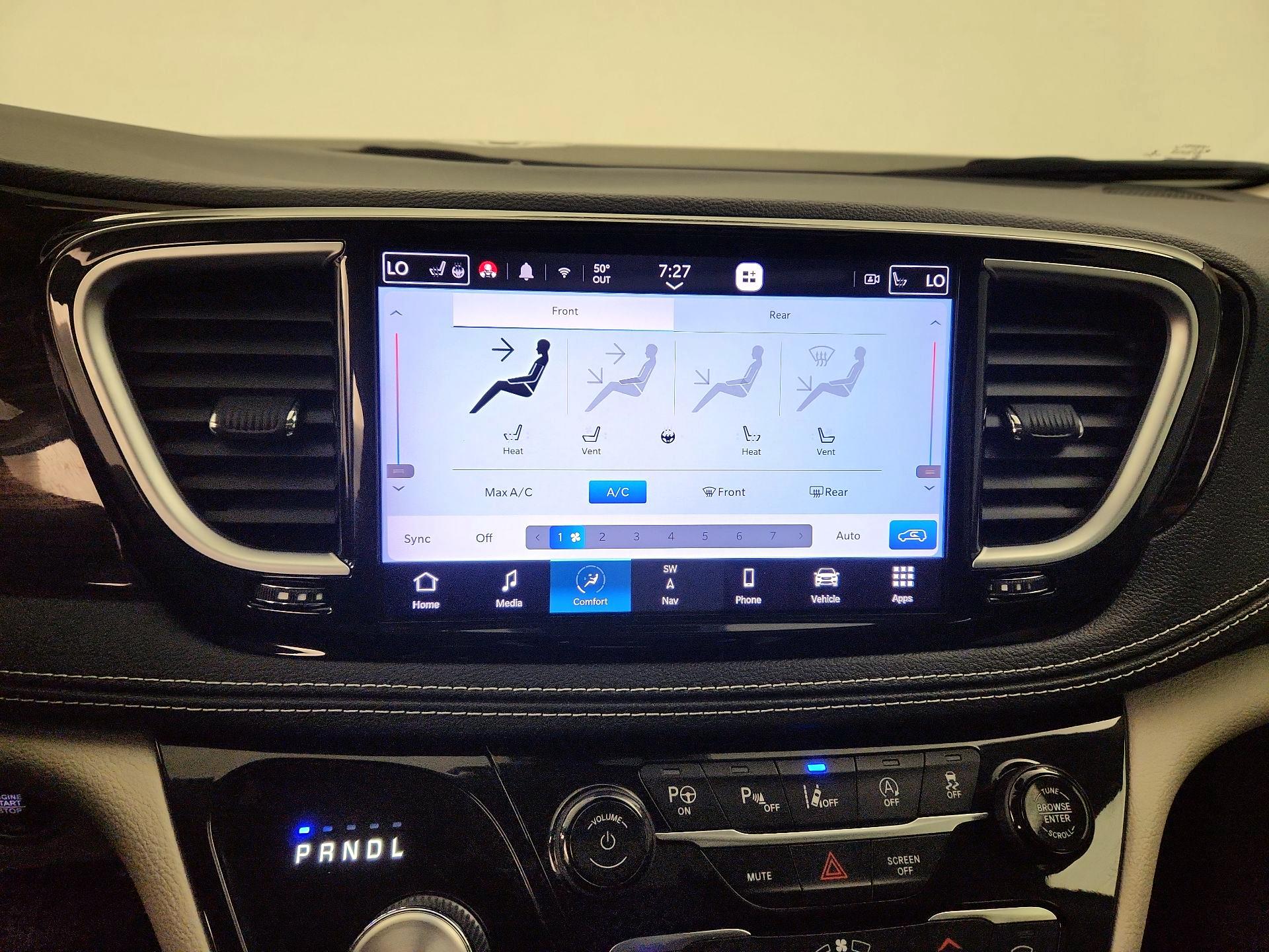 Thumbnail: 2022 Chrysler Pacifica - 17