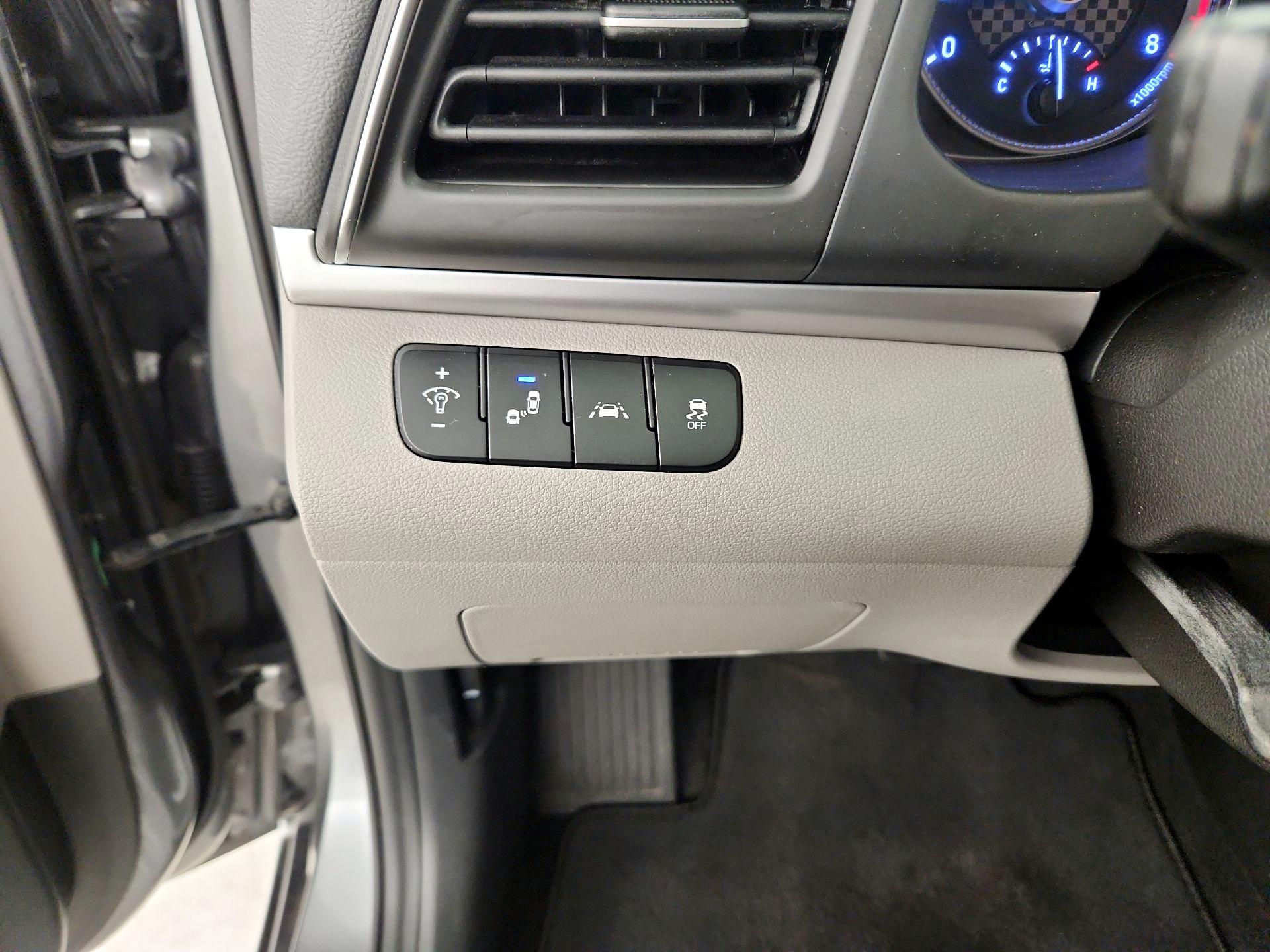 Thumbnail: 2019 Hyundai Elantra - 13