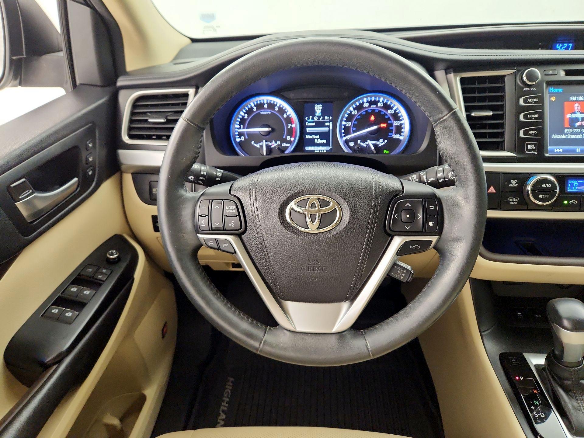 Thumbnail: 2016 Toyota Highlander - 10