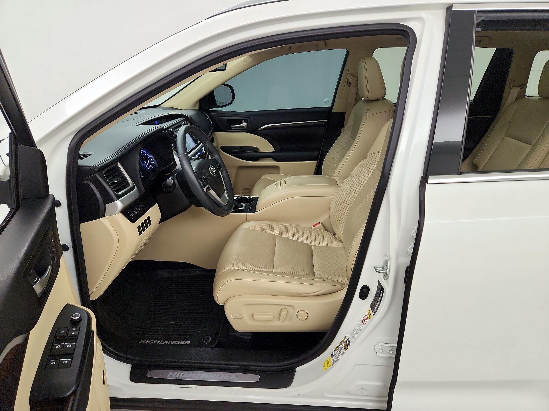 Thumbnail: 2016 Toyota Highlander - 11