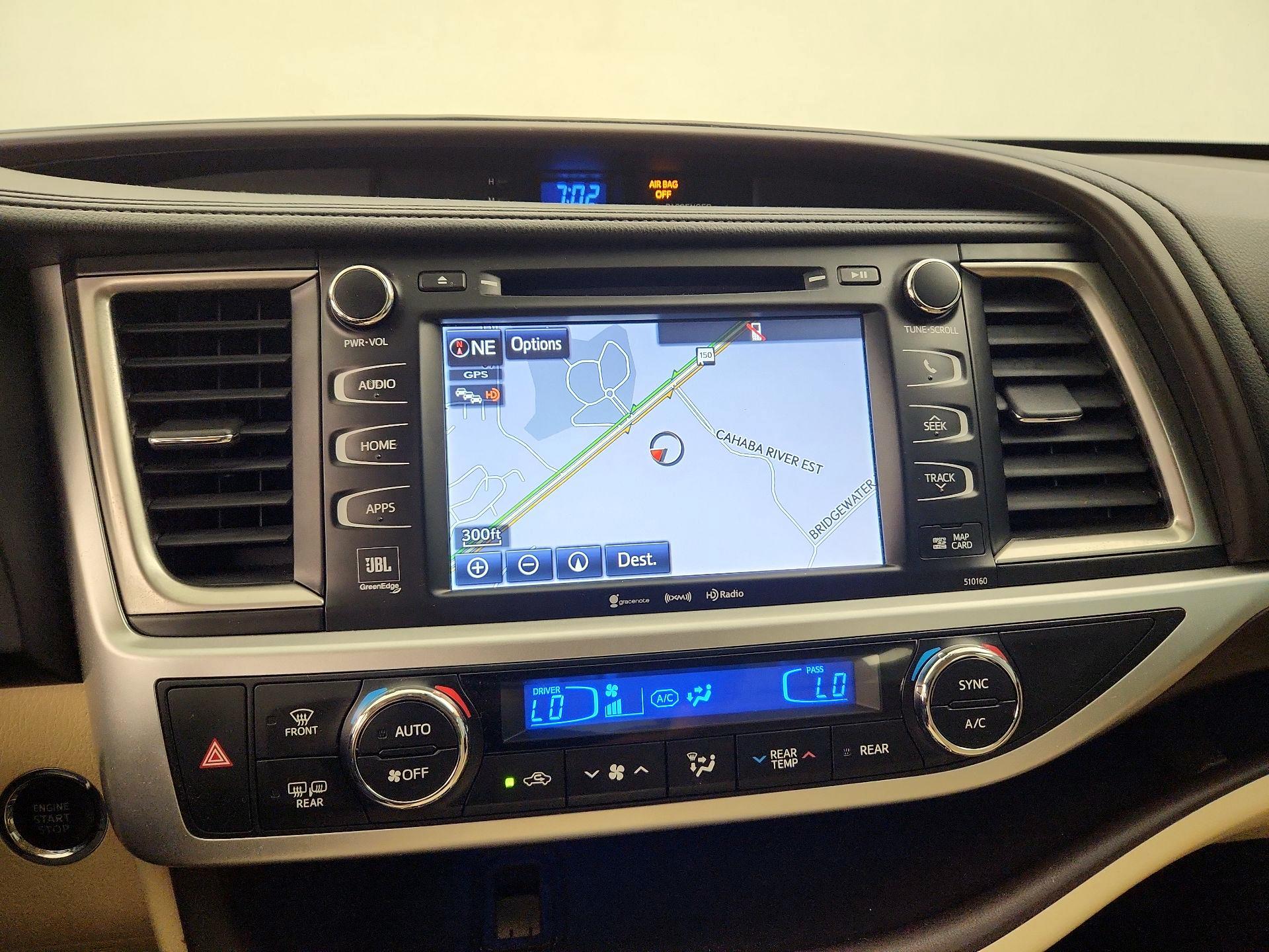 Thumbnail: 2016 Toyota Highlander - 14