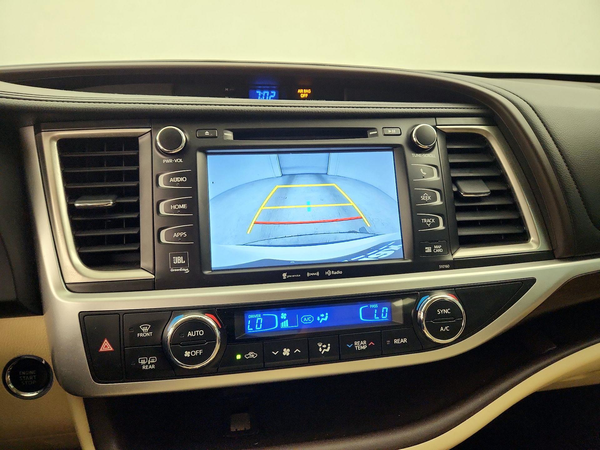 Thumbnail: 2016 Toyota Highlander - 15