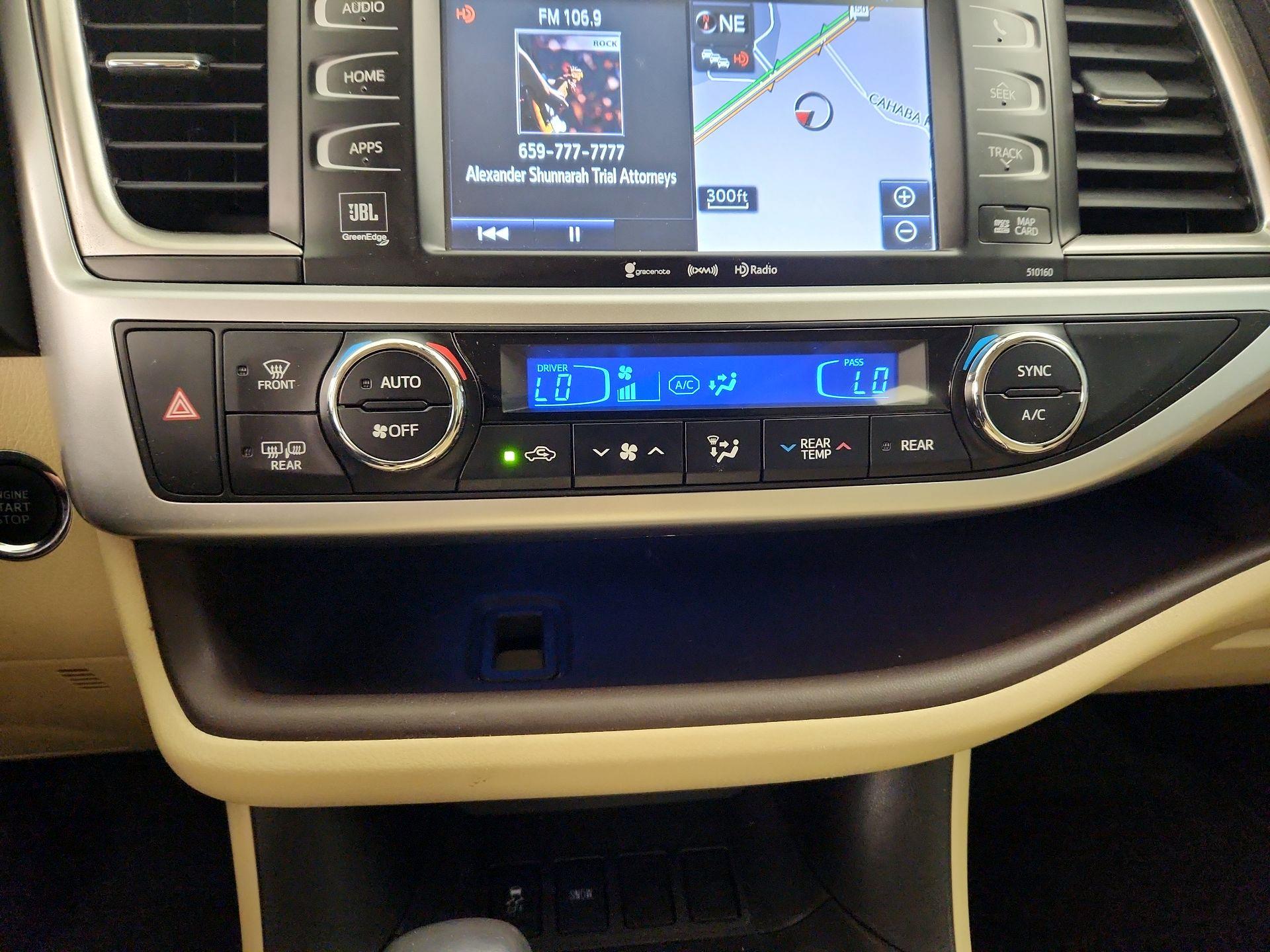 Thumbnail: 2016 Toyota Highlander - 17