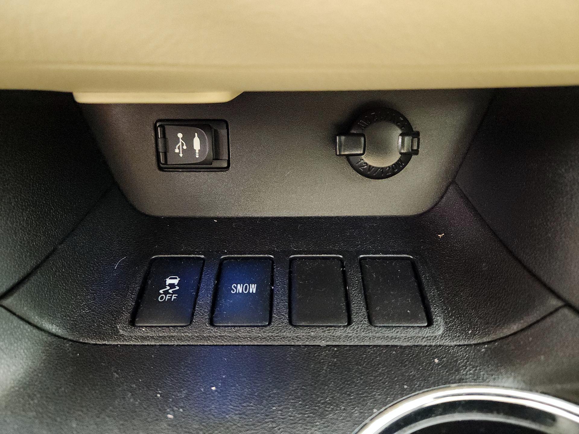 Thumbnail: 2016 Toyota Highlander - 19