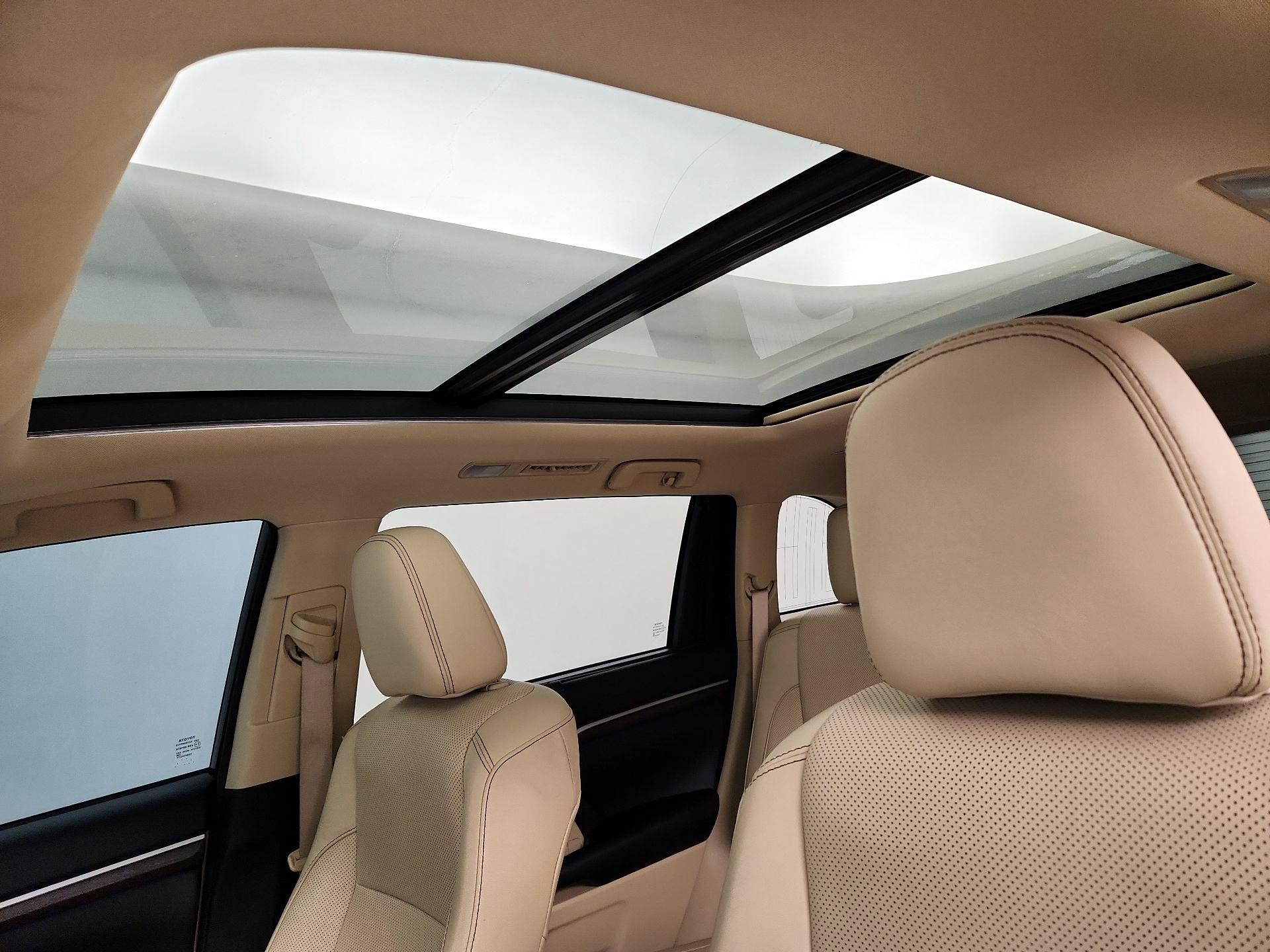 Thumbnail: 2016 Toyota Highlander - 20