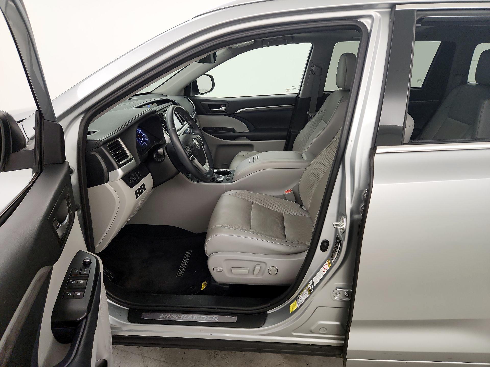 Thumbnail: 2018 Toyota Highlander - 11