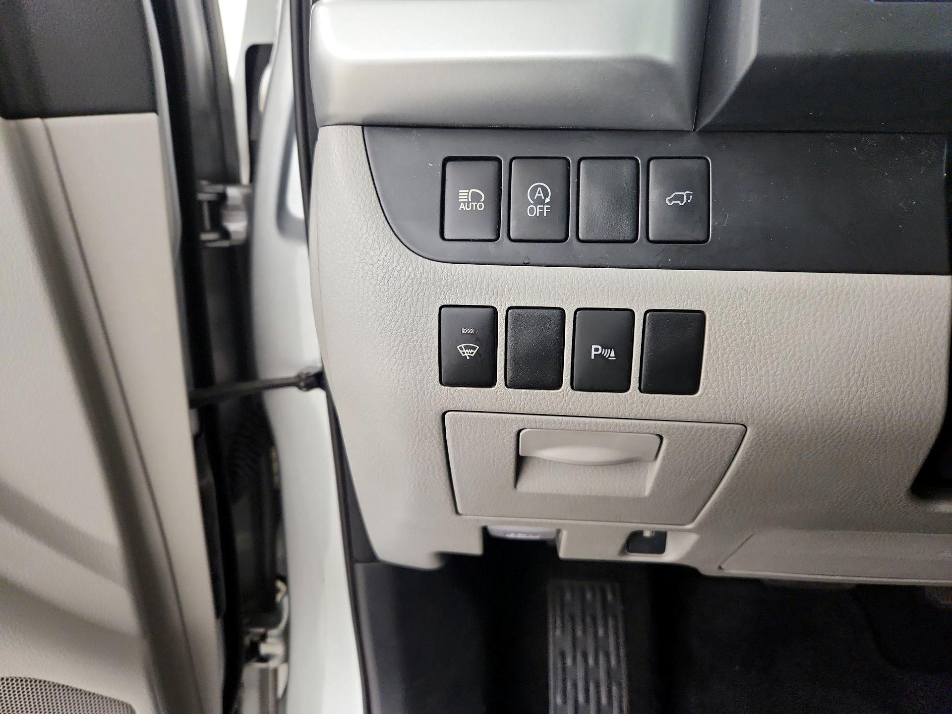 Thumbnail: 2018 Toyota Highlander - 13