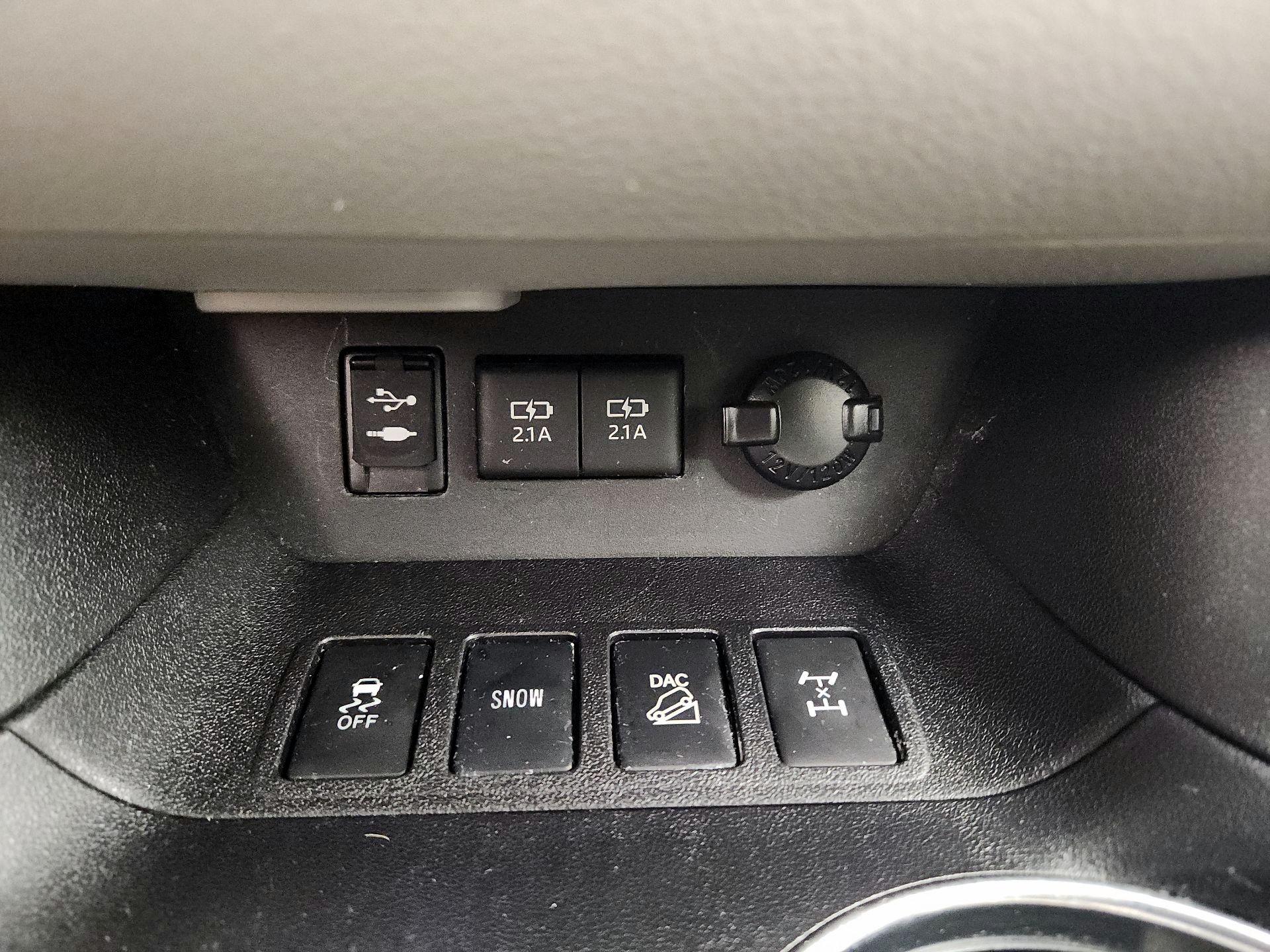 Thumbnail: 2018 Toyota Highlander - 19