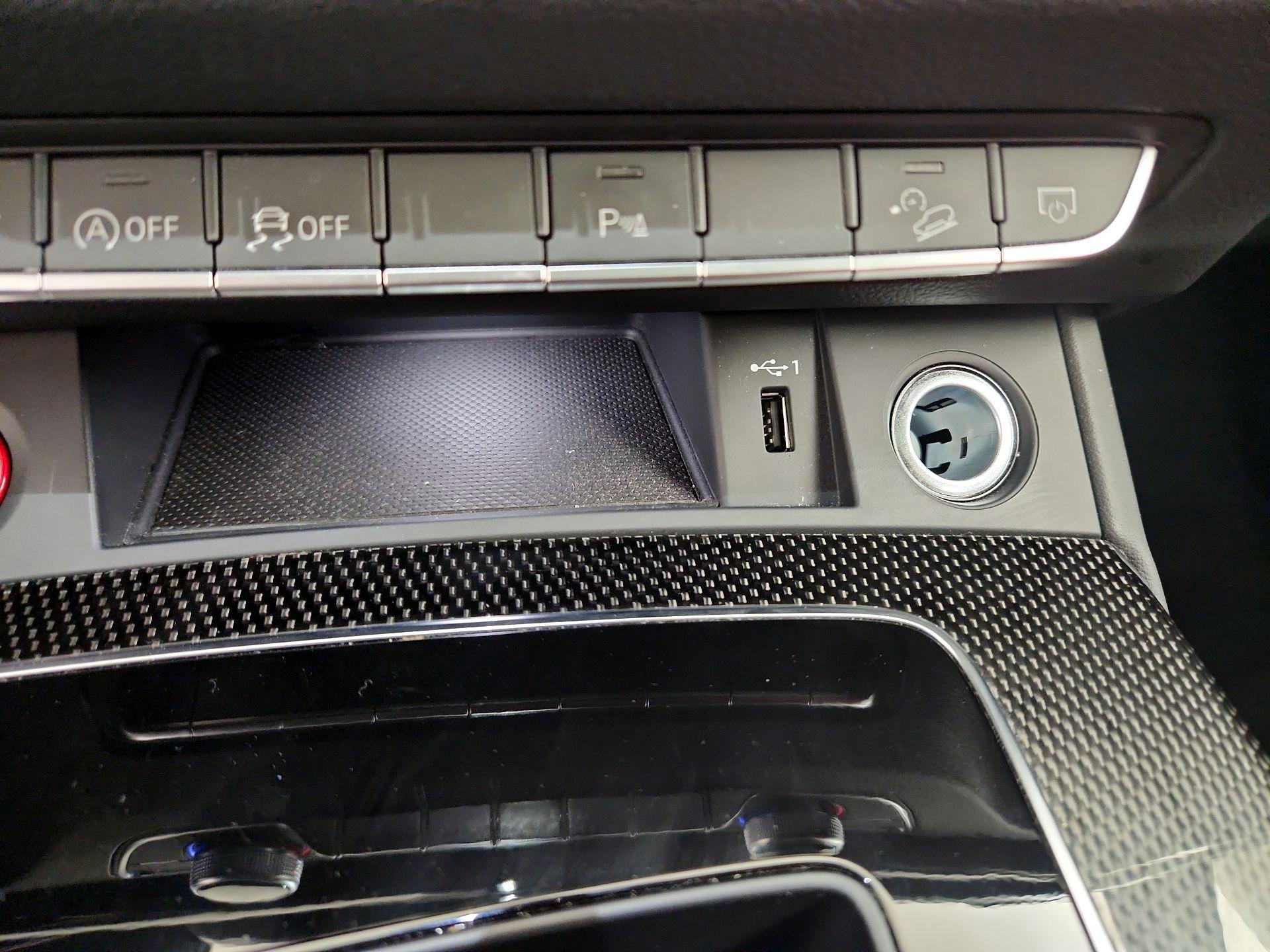 Thumbnail: 2024 Audi SQ5 - 18