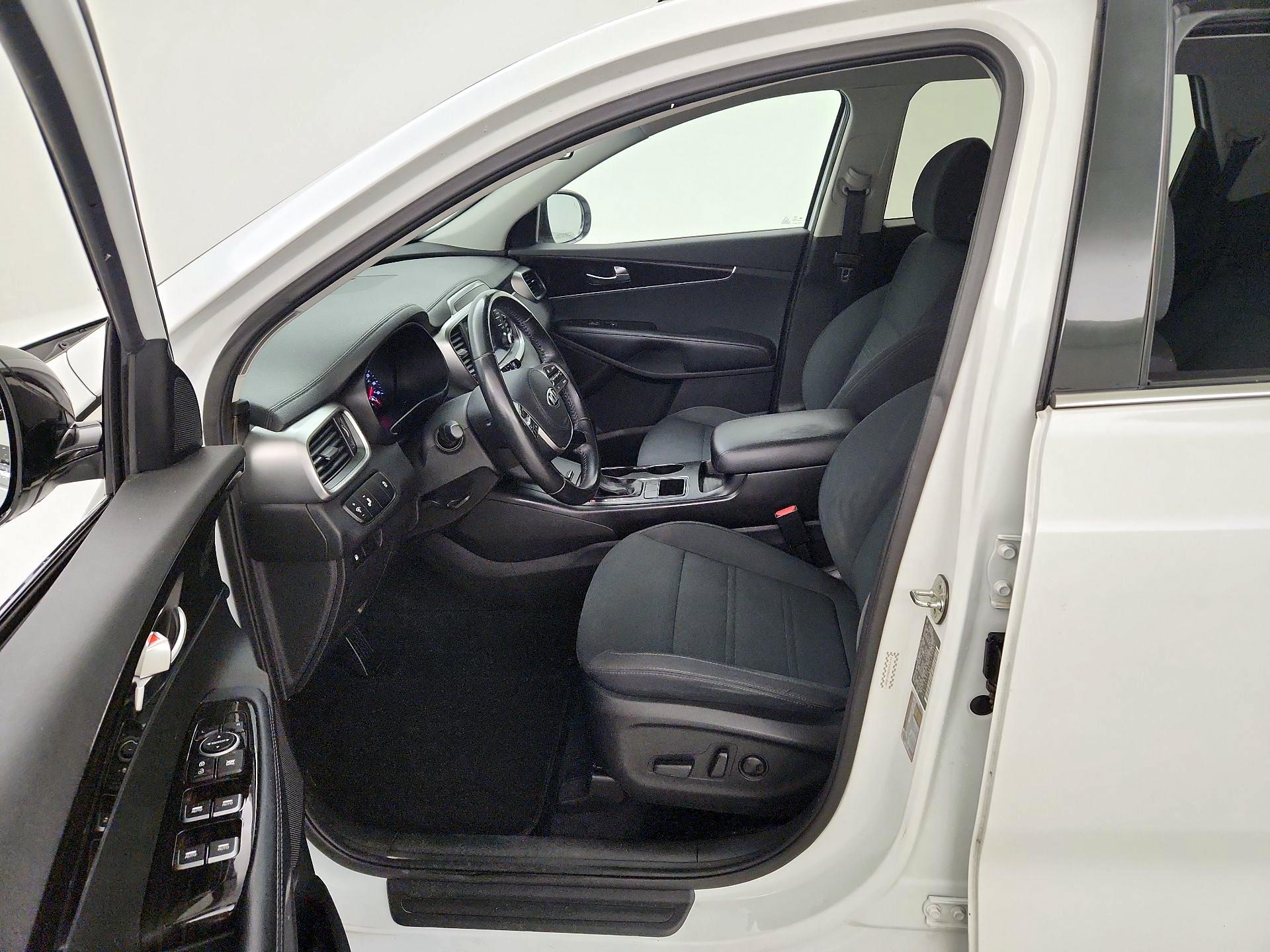 Thumbnail: 2019 Kia Sorento - 11