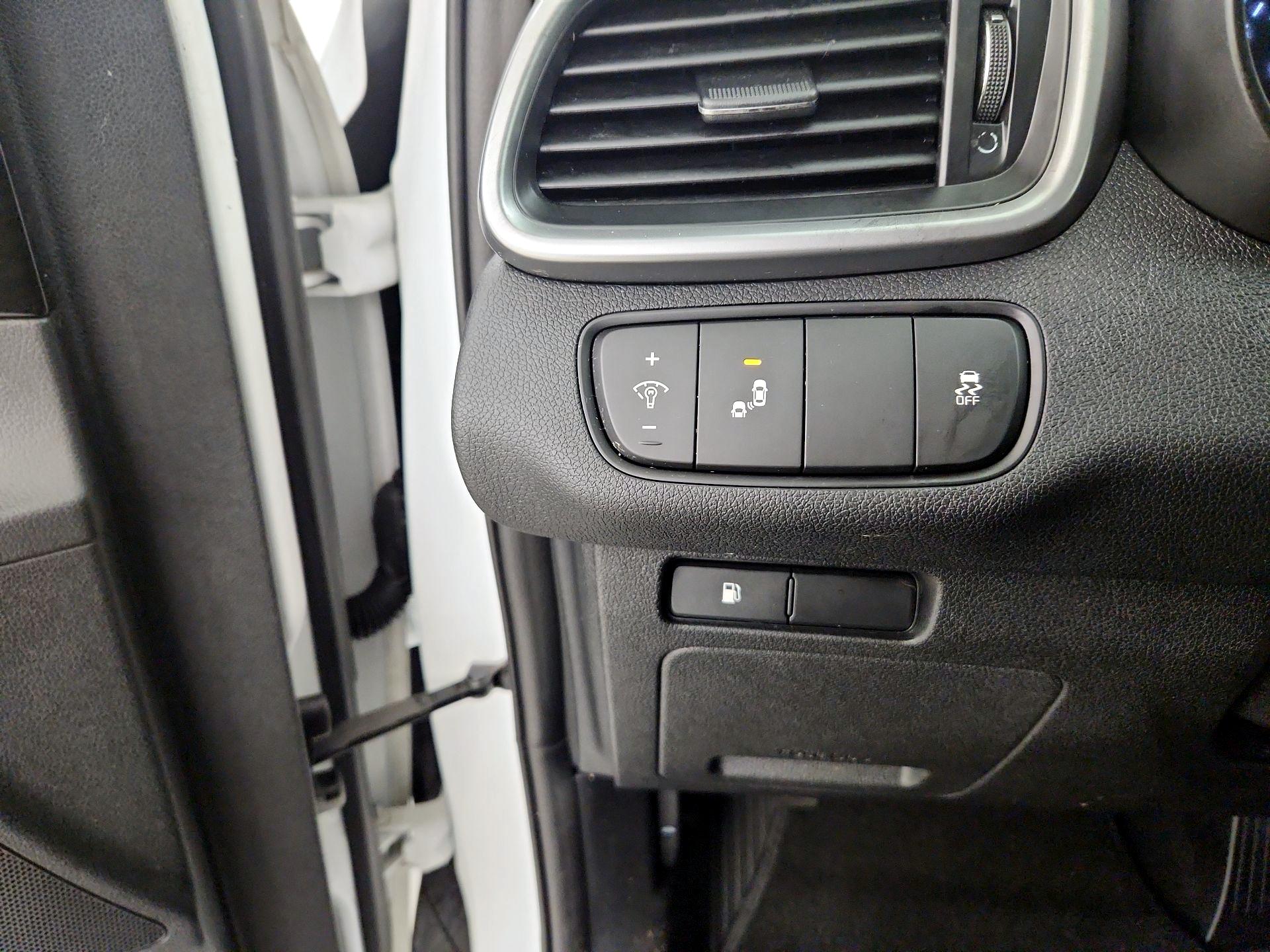 Thumbnail: 2019 Kia Sorento - 13