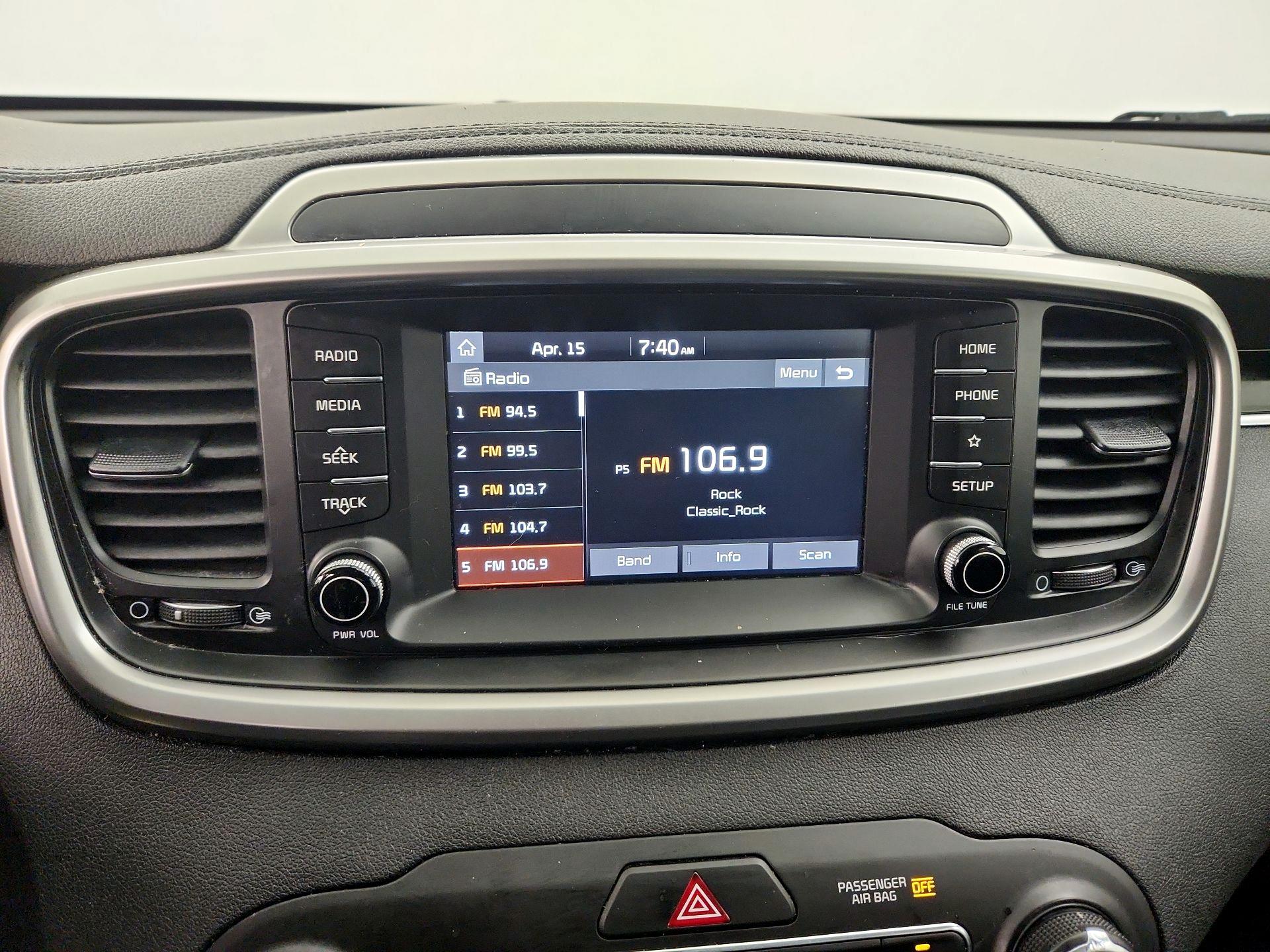 Thumbnail: 2019 Kia Sorento - 15