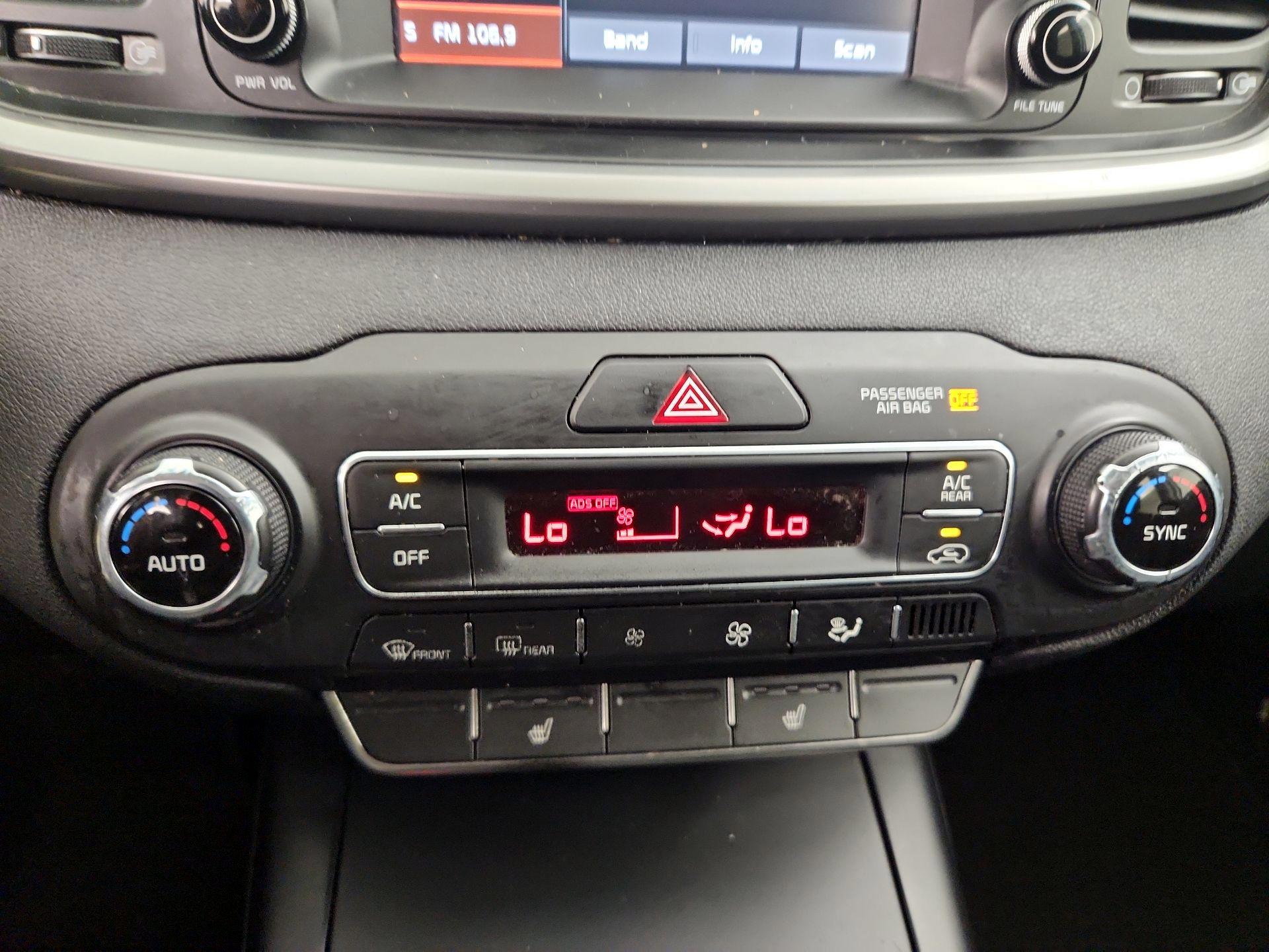 Thumbnail: 2019 Kia Sorento - 16