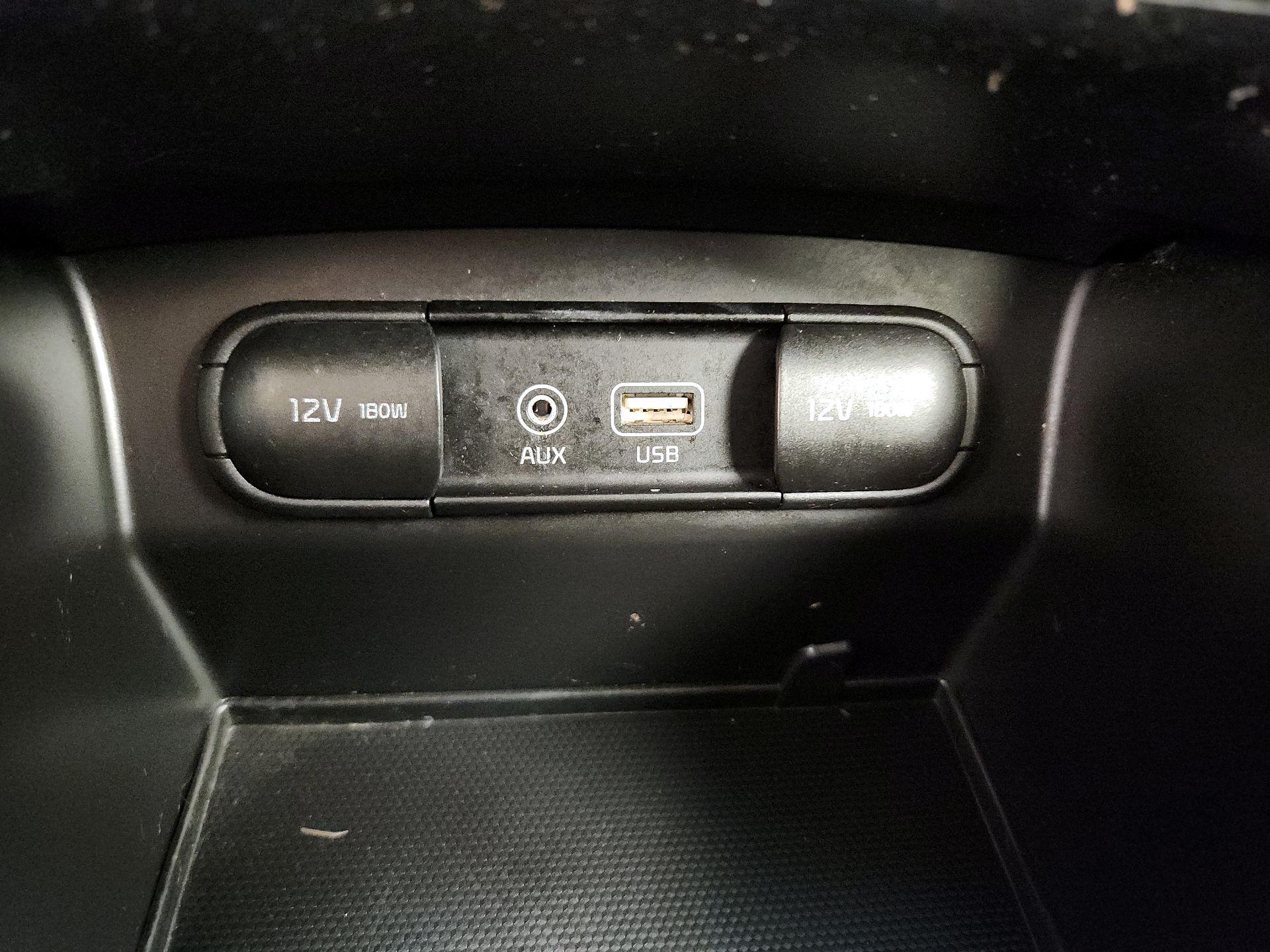 Thumbnail: 2019 Kia Sorento - 18