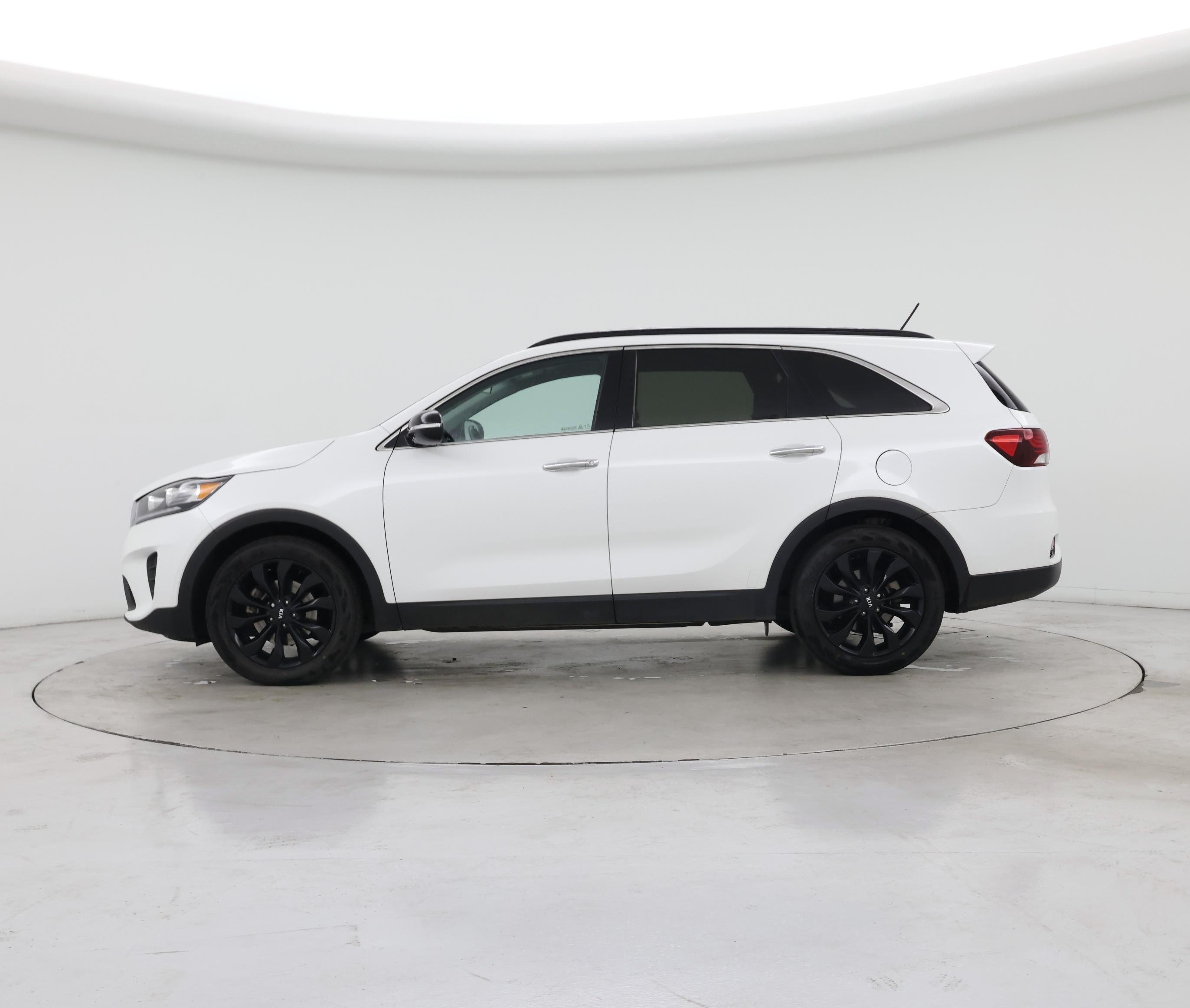 Thumbnail: 2019 Kia Sorento - 3