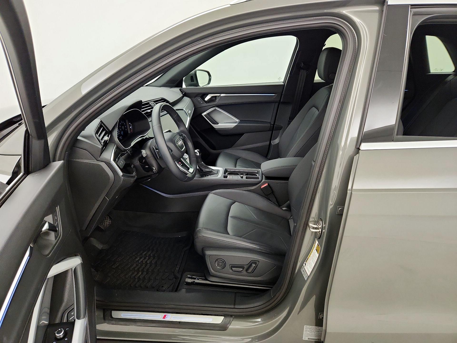 Thumbnail: 2023 Audi Q3 - 11